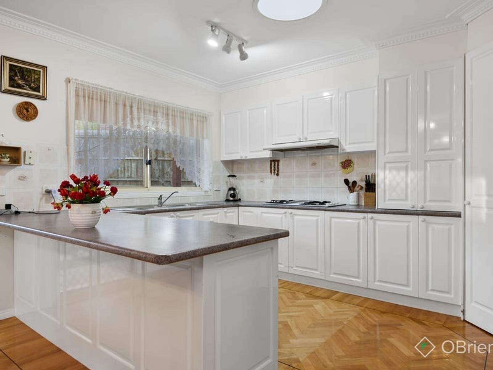 2 Paran Close, Endeavour Hills, VIC 3802, Endeavour Hills - Thumbnail 4