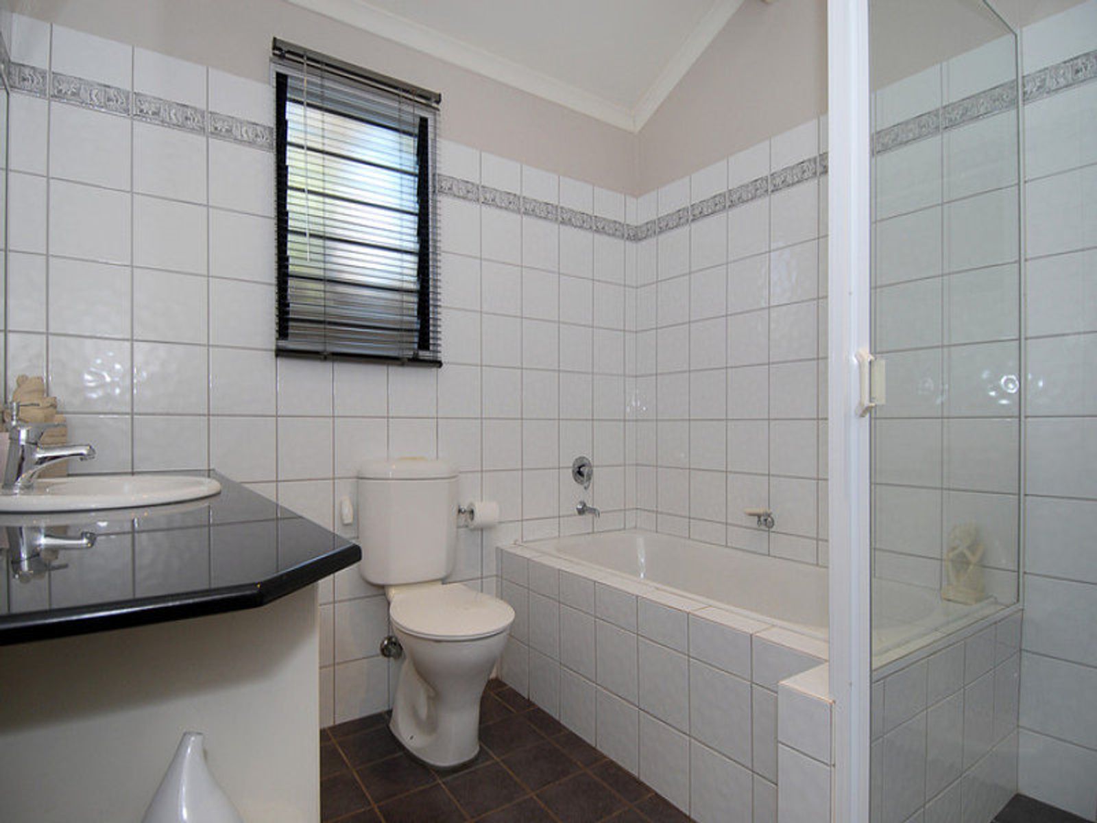 23 Sovereign Circuit, Coconut Grove NT 0810, Coconut Grove - Thumbnail 2