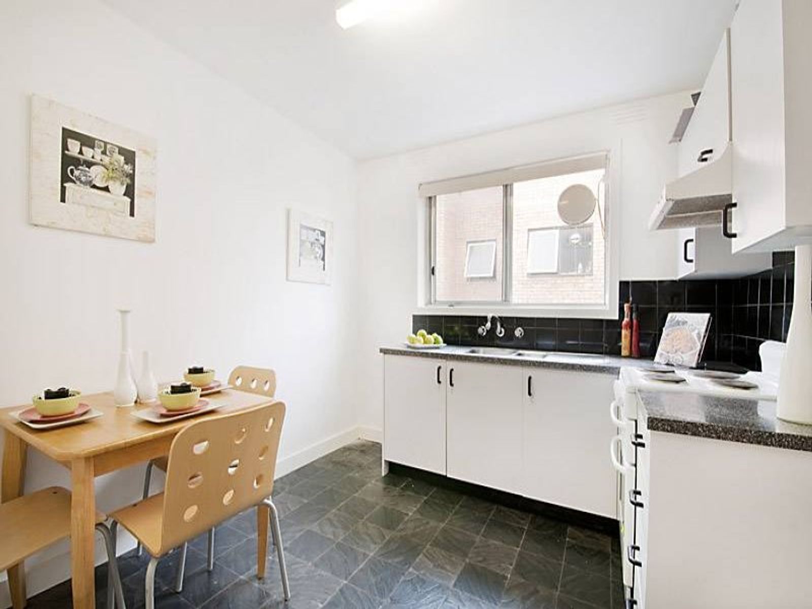 3/39 Dover Street, Flemington - Thumbnail 2