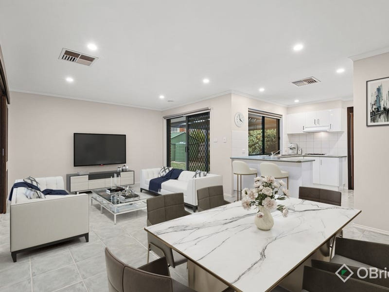 4 Sir Harold Close, Endeavour Hills, VIC 3802, Endeavour Hills - Thumbnail 2