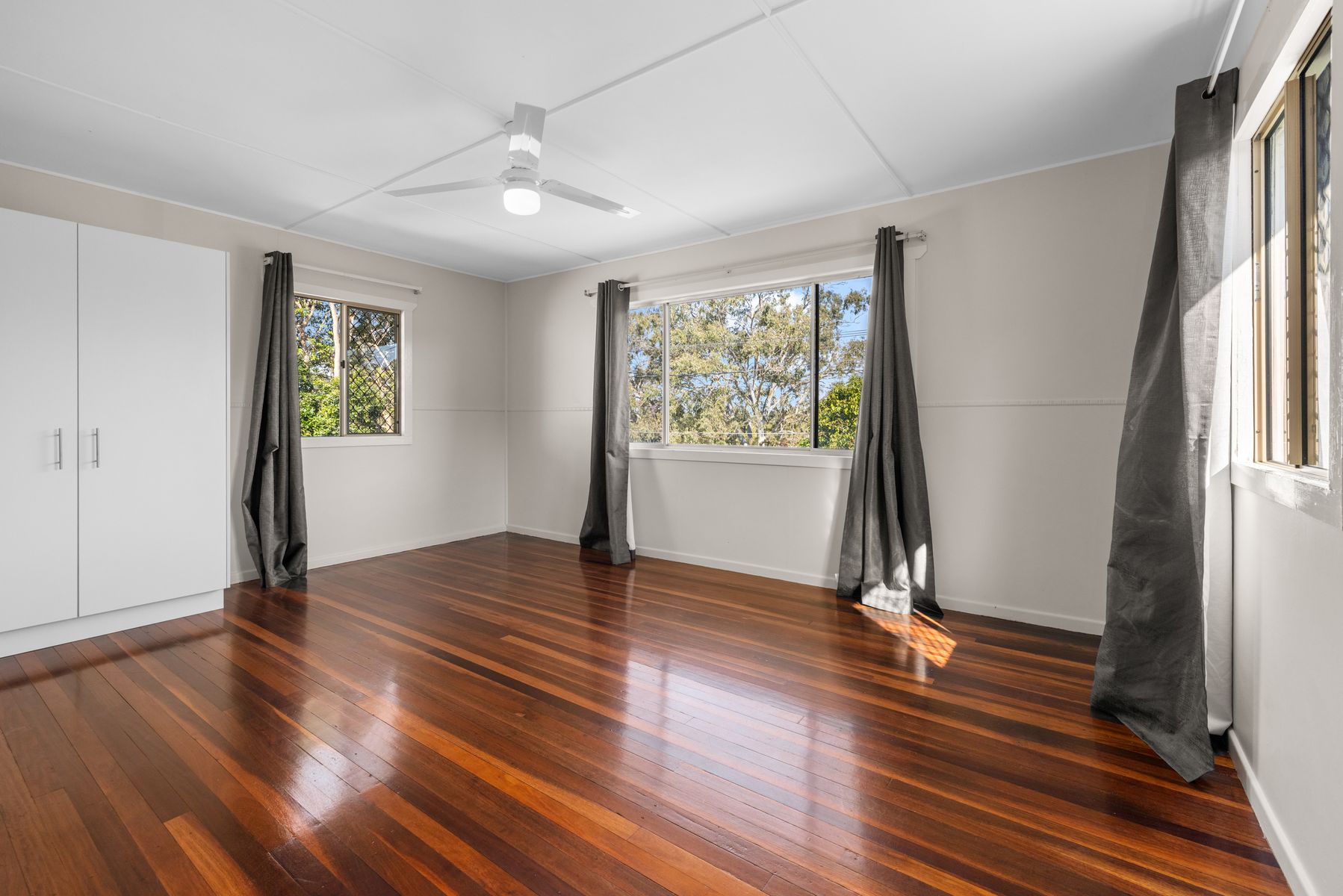 335 Whites Road, Lota QLD 4179, Lota - Thumbnail 3