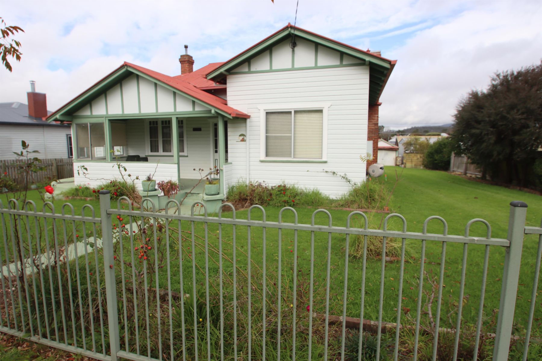 19 Railway Street, Tenterfield NSW 2372 - Image 1
