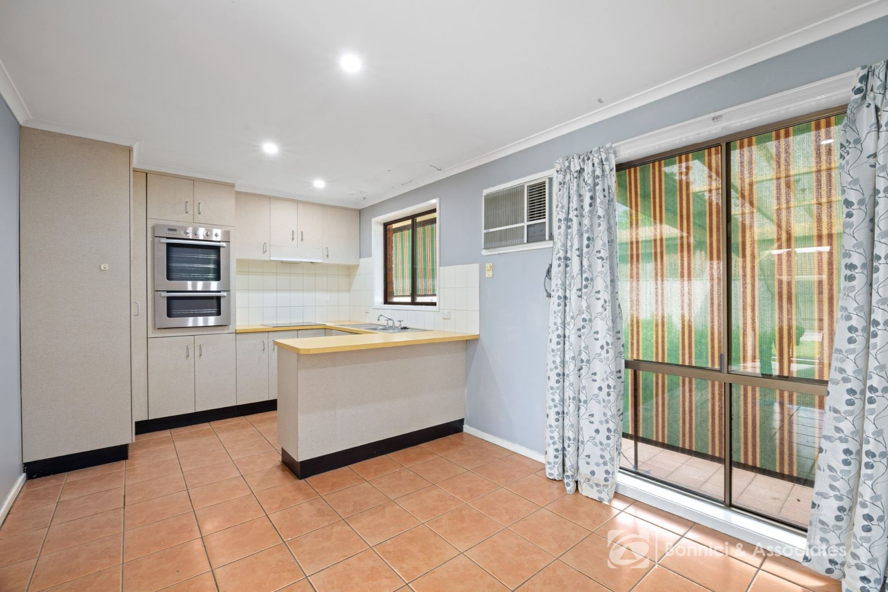 1/8 McEwen Crescent, West Wodonga VIC 3690, West Wodonga - Thumbnail 4