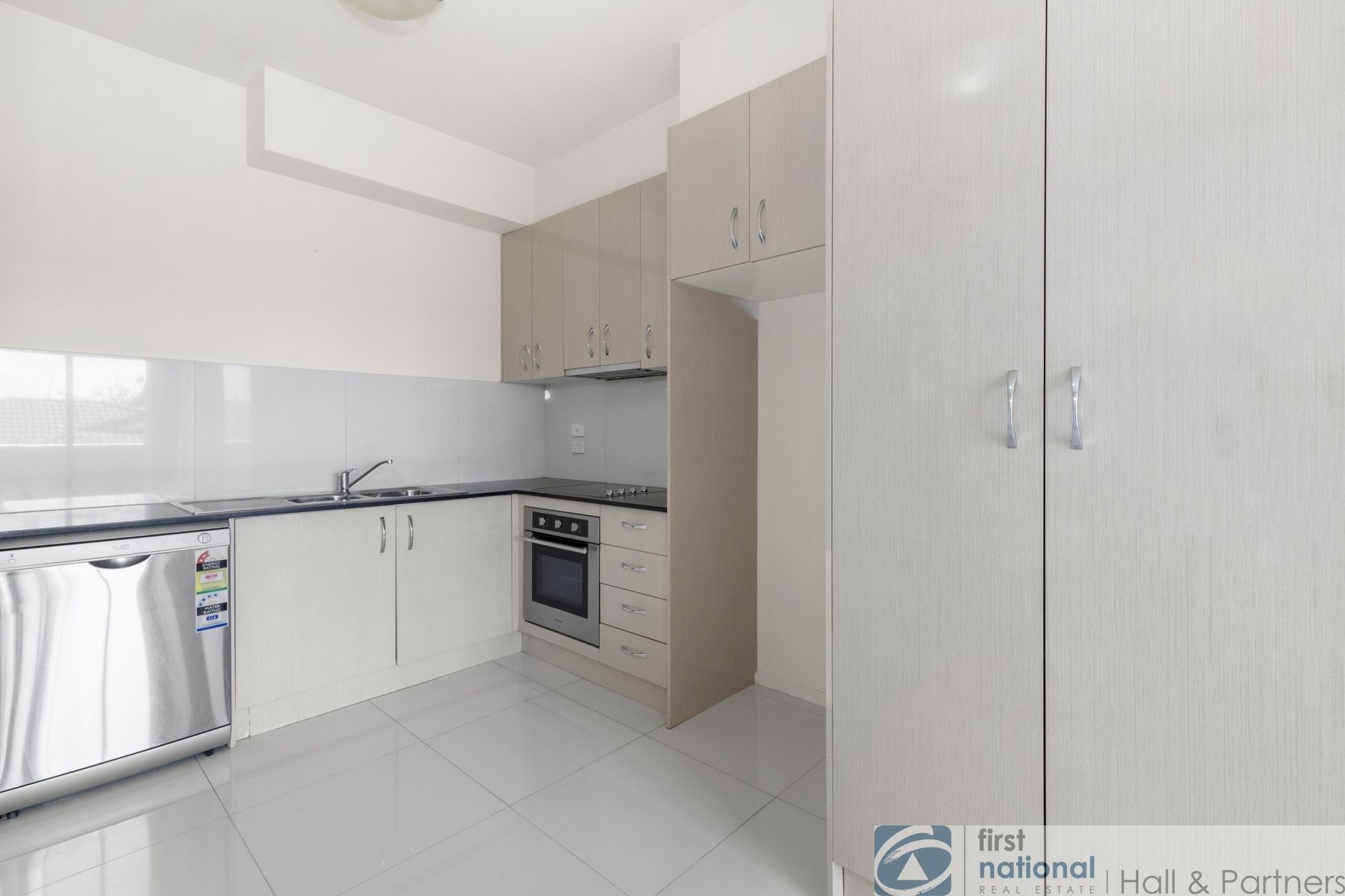 4/3 Market Street, Dandenong VIC 3175, Dandenong - Thumbnail 4