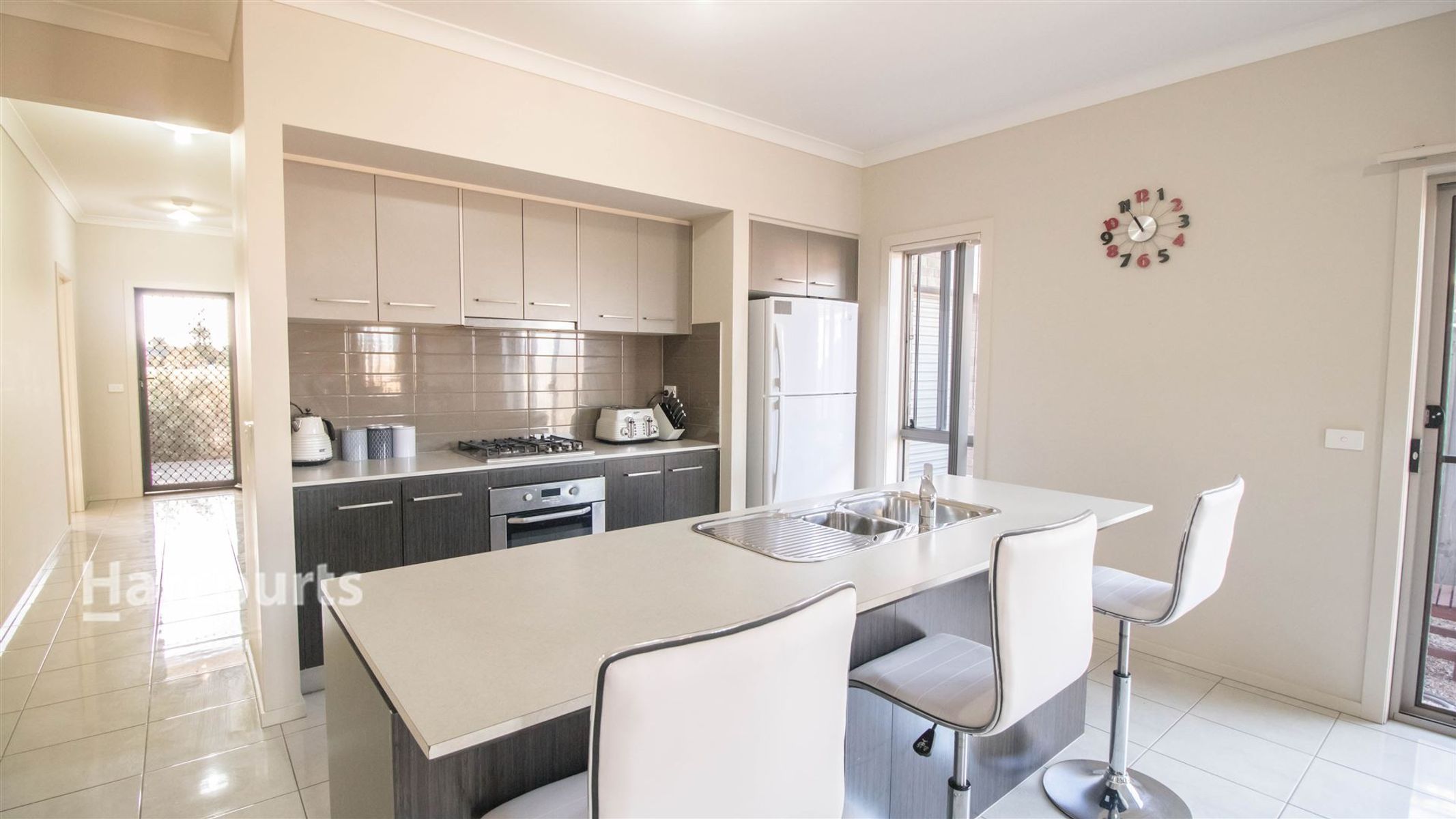 6 Hollybrook St, Melton South, VIC 3338, Melton South - Thumbnail 2