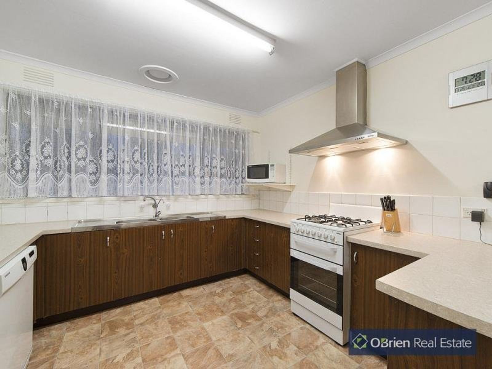 11 Brougham Close, Eumemmerring, VIC 3177, Eumemmerring - Thumbnail 3