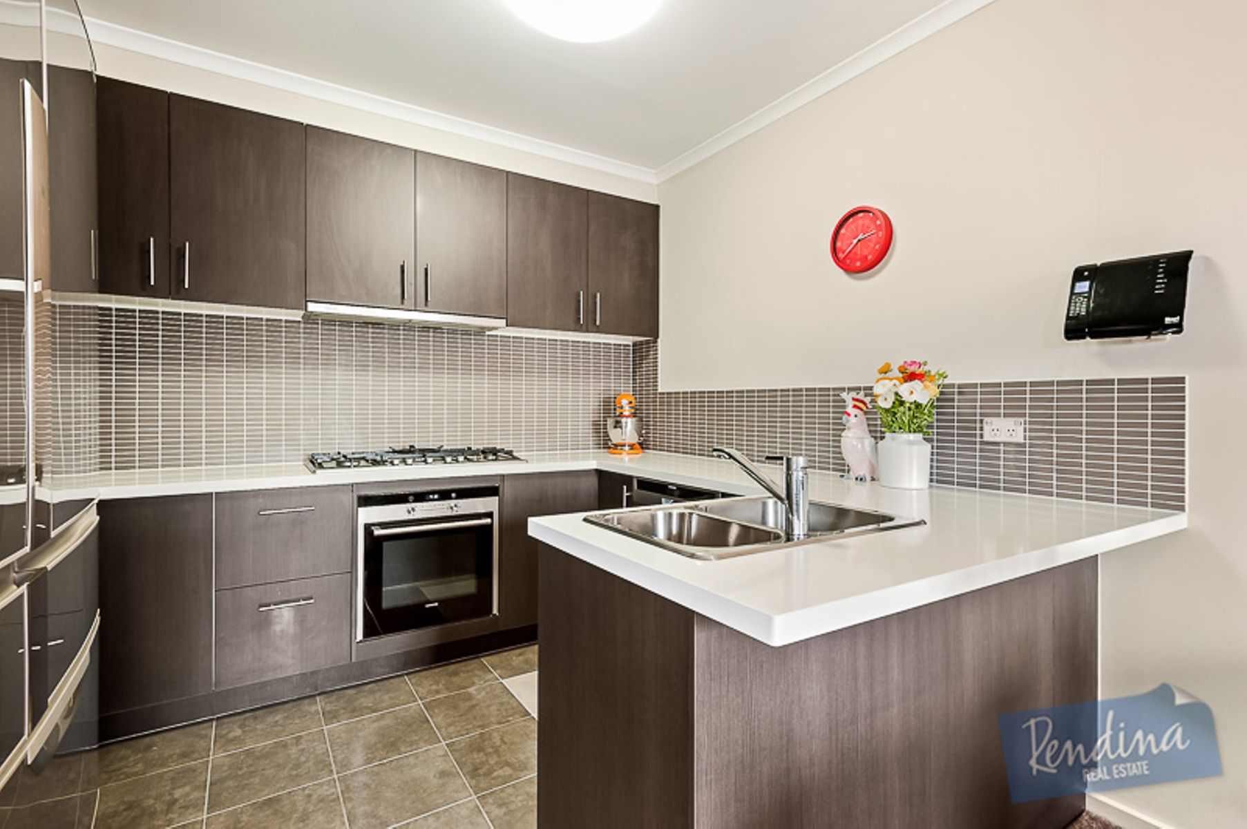 37 Cornish Lane, Kensington - Thumbnail 2