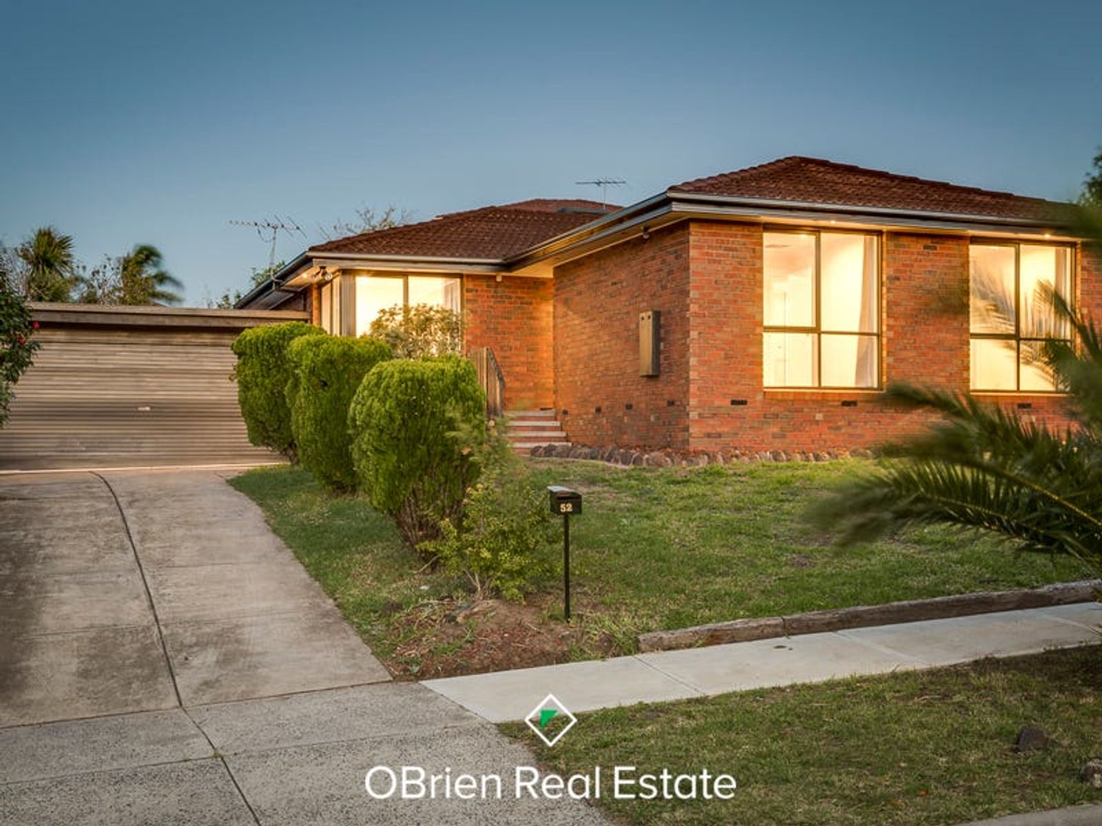 52 Monteith Crescent, Endeavour Hills, VIC 3802