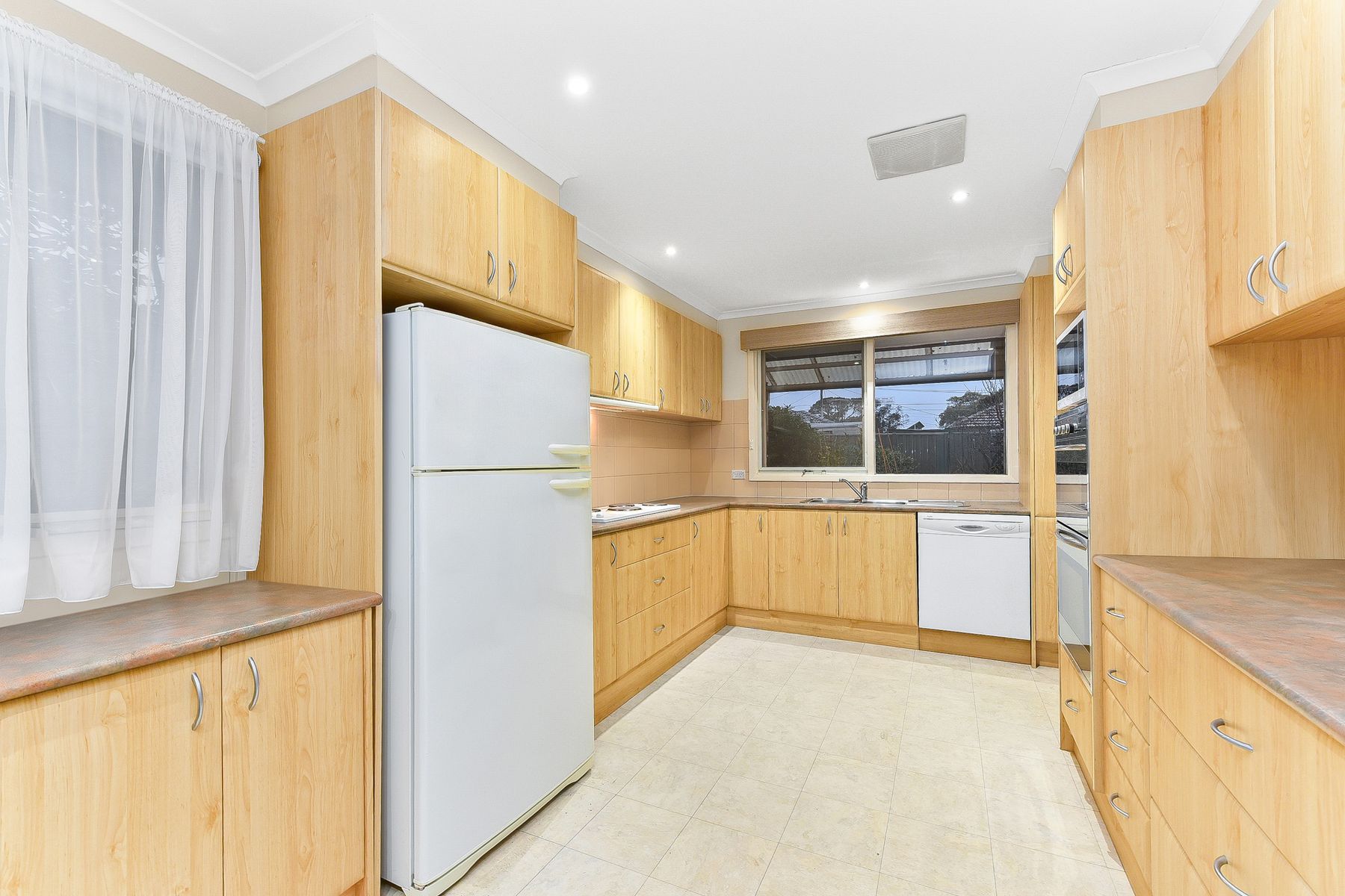 33 Bunnerong Crescent, Noble Park, VIC 3174, Noble Park - Thumbnail 5