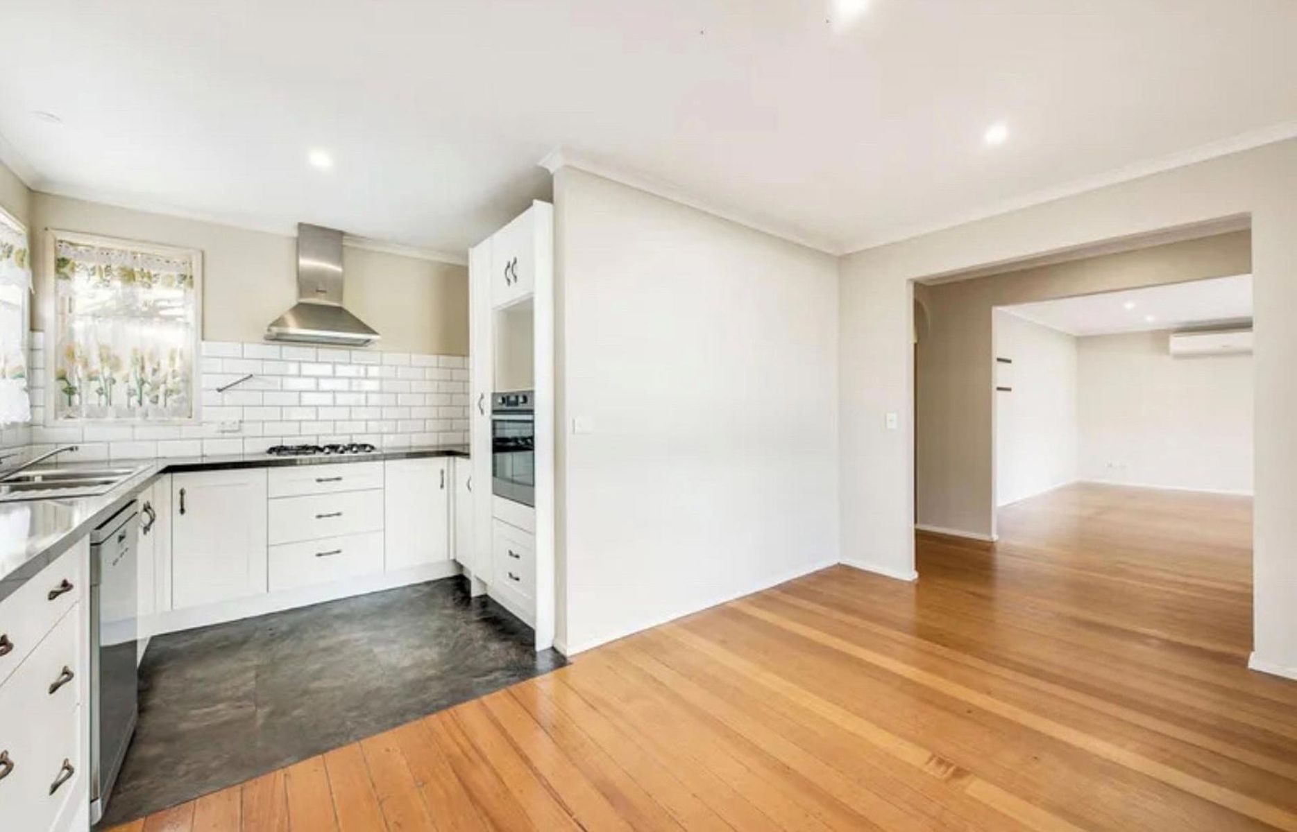 1/92 Mitchell Crescent, Meadow Heights VIC 3048, Meadow Heights - Thumbnail 3