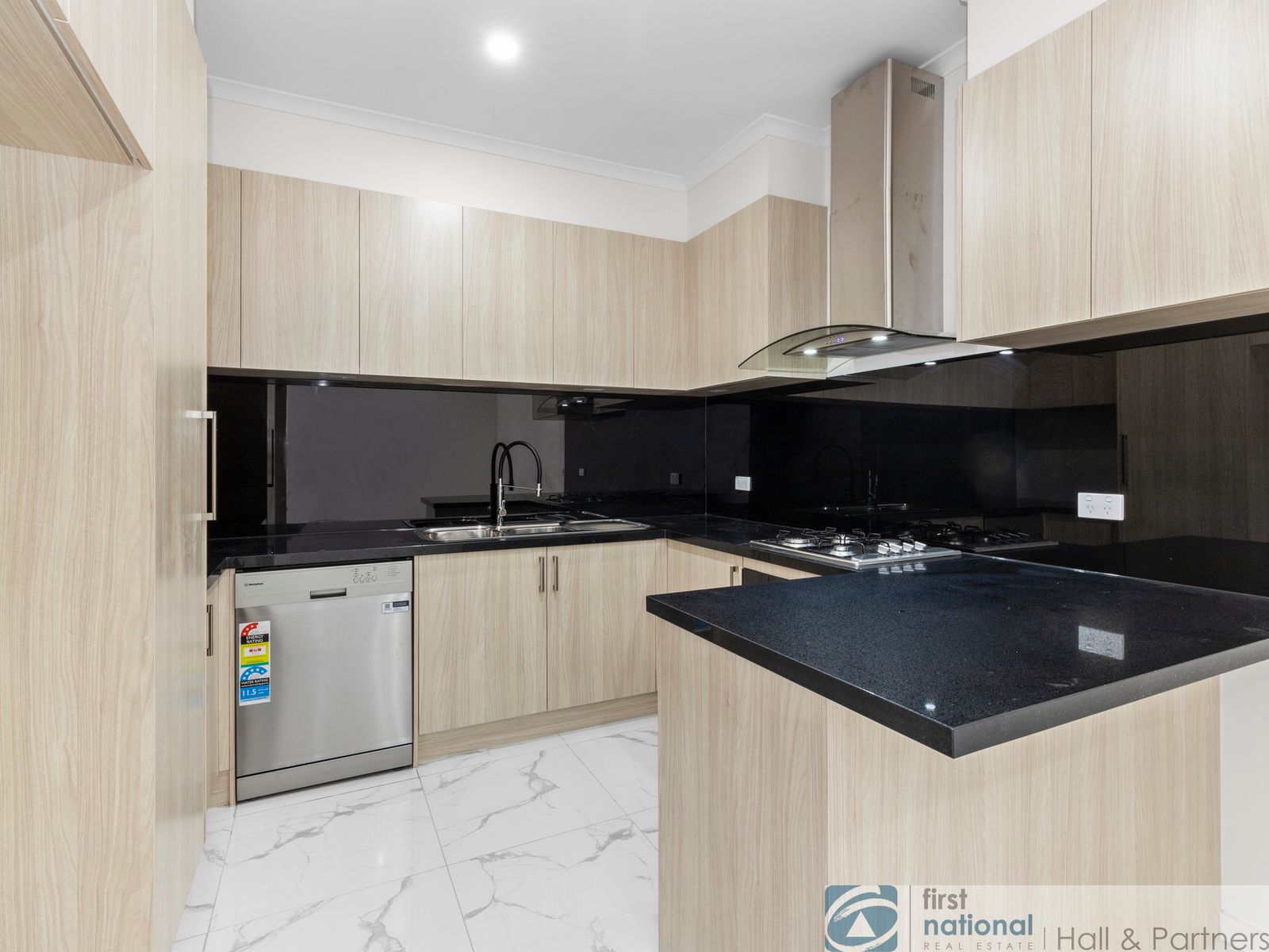 1 Goldfinch Court, Carrum Downs VIC 3201, Carrum Downs - Thumbnail 2