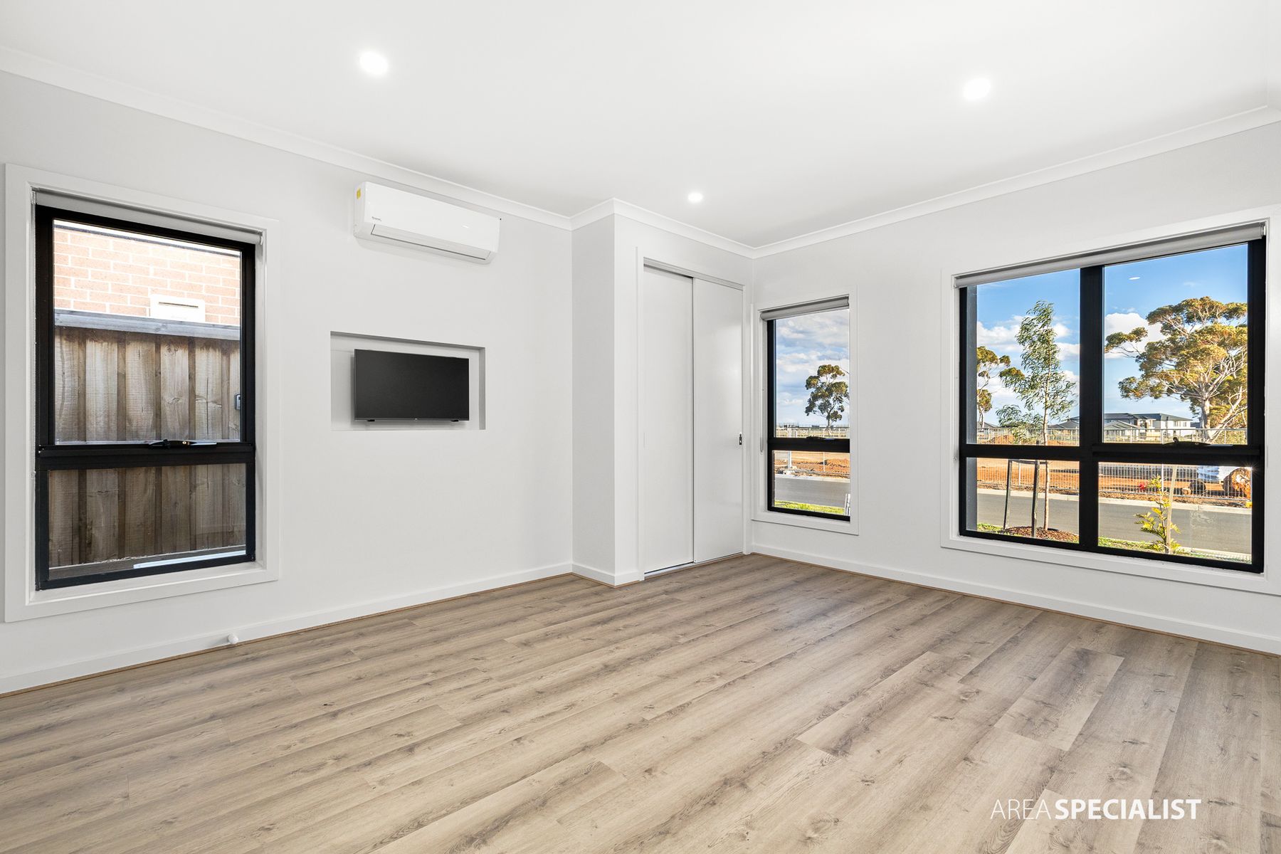 31 Widmark Road, Truganina, VIC 3029, Truganina - Thumbnail 3