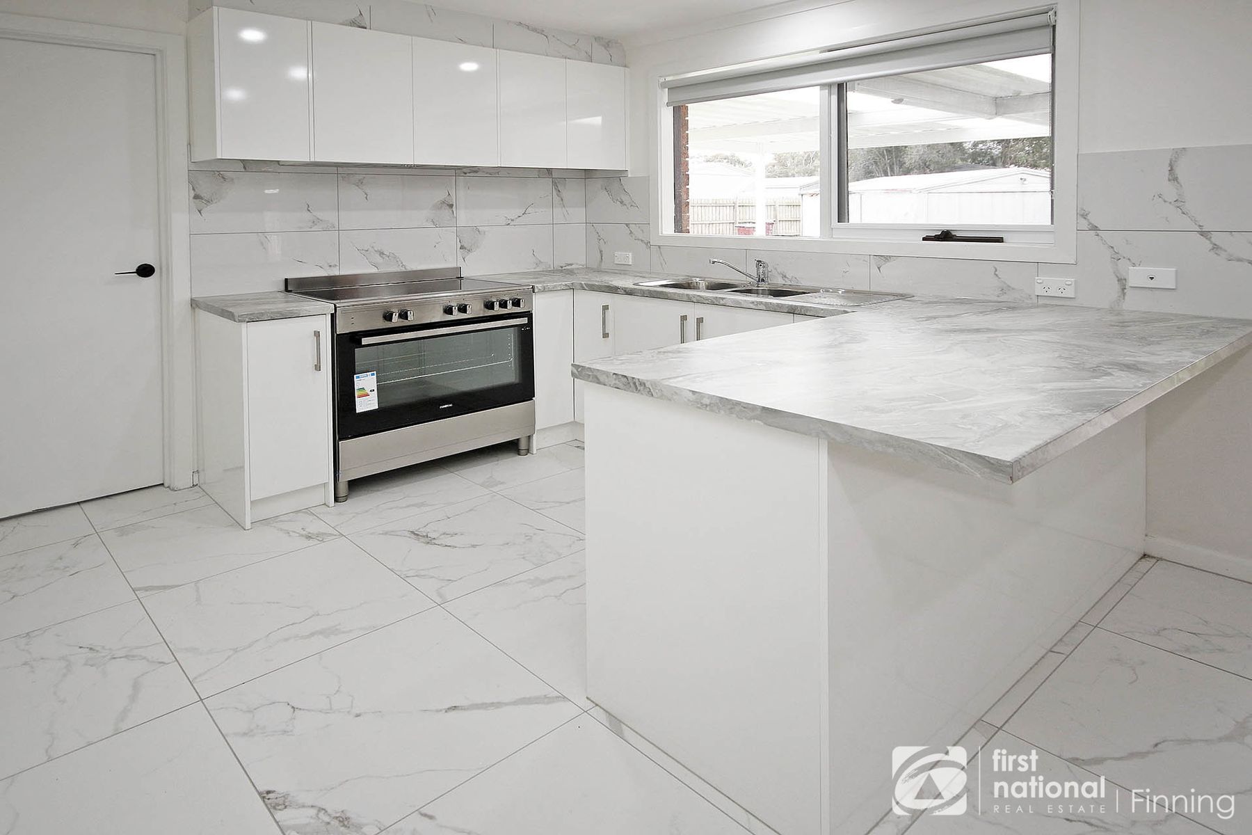10 Mawson Court, Cranbourne North VIC 3977, Cranbourne North - Thumbnail 3