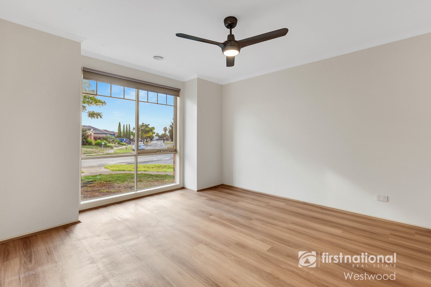 17 Loire Close, Hoppers Crossing VIC 3029, Hoppers Crossing - Thumbnail 2