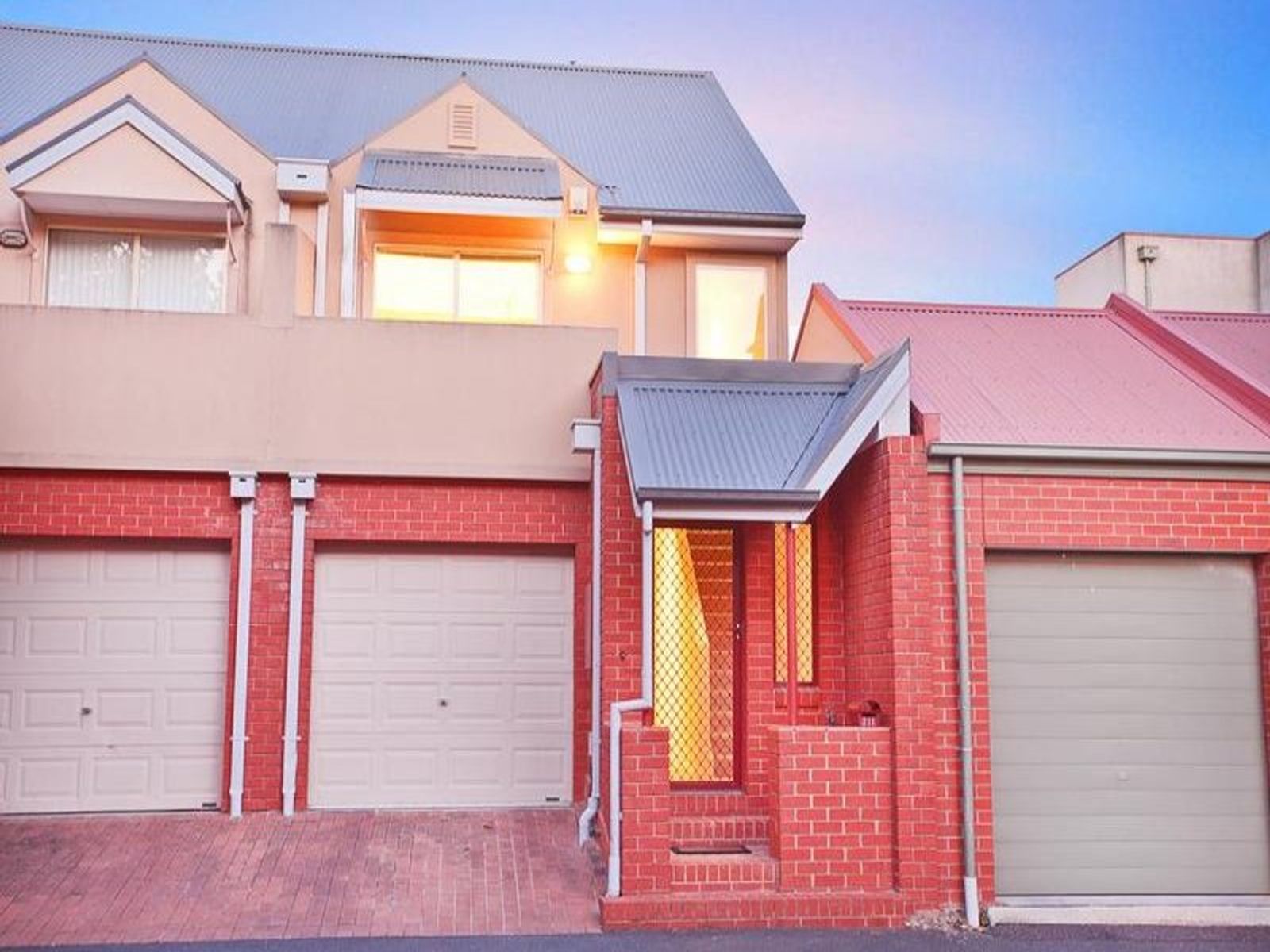 211 Stockmans Way, Kensington - Thumbnail 2