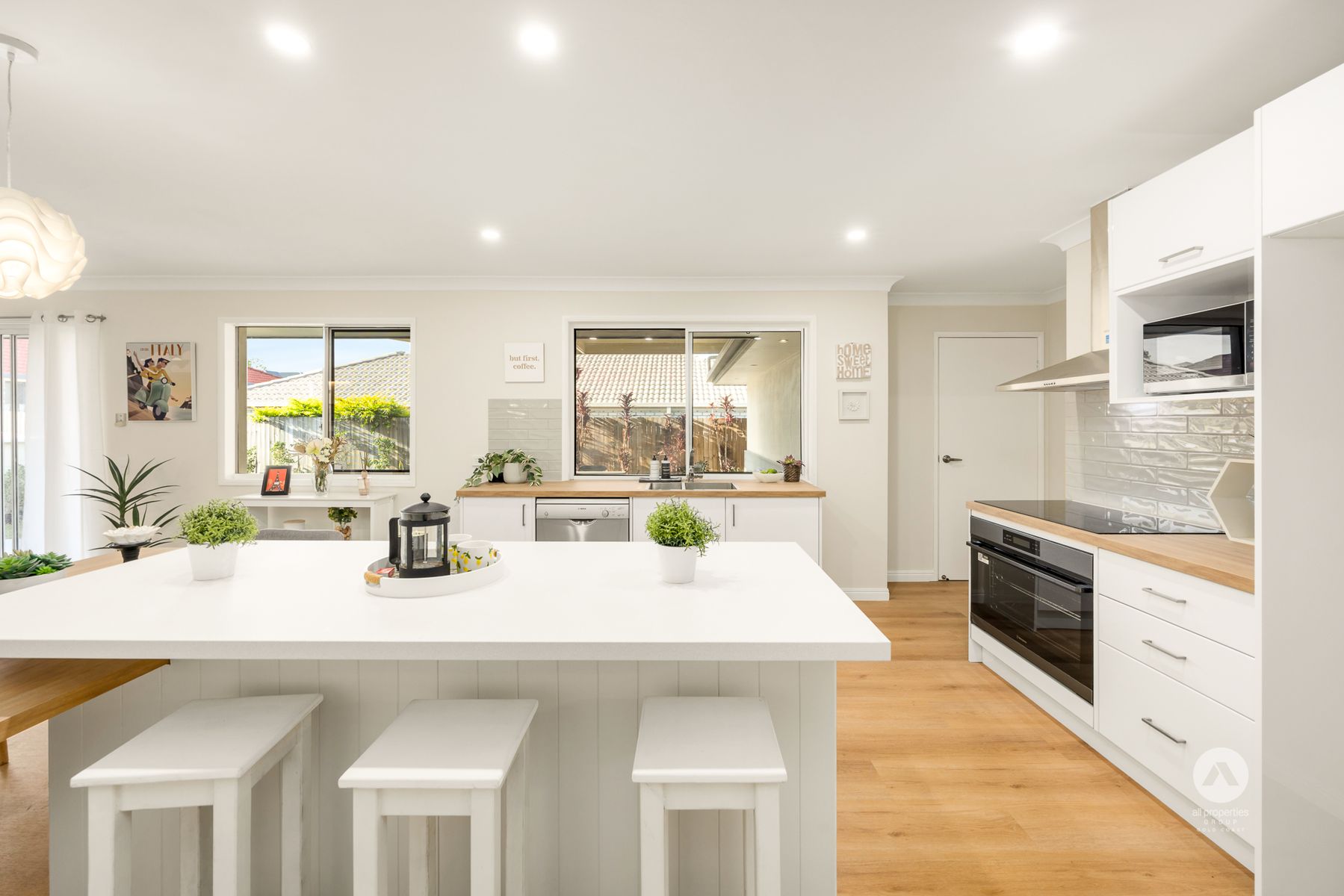 18 Mountain Spring Drive, Kendall, Kendall - Thumbnail 2