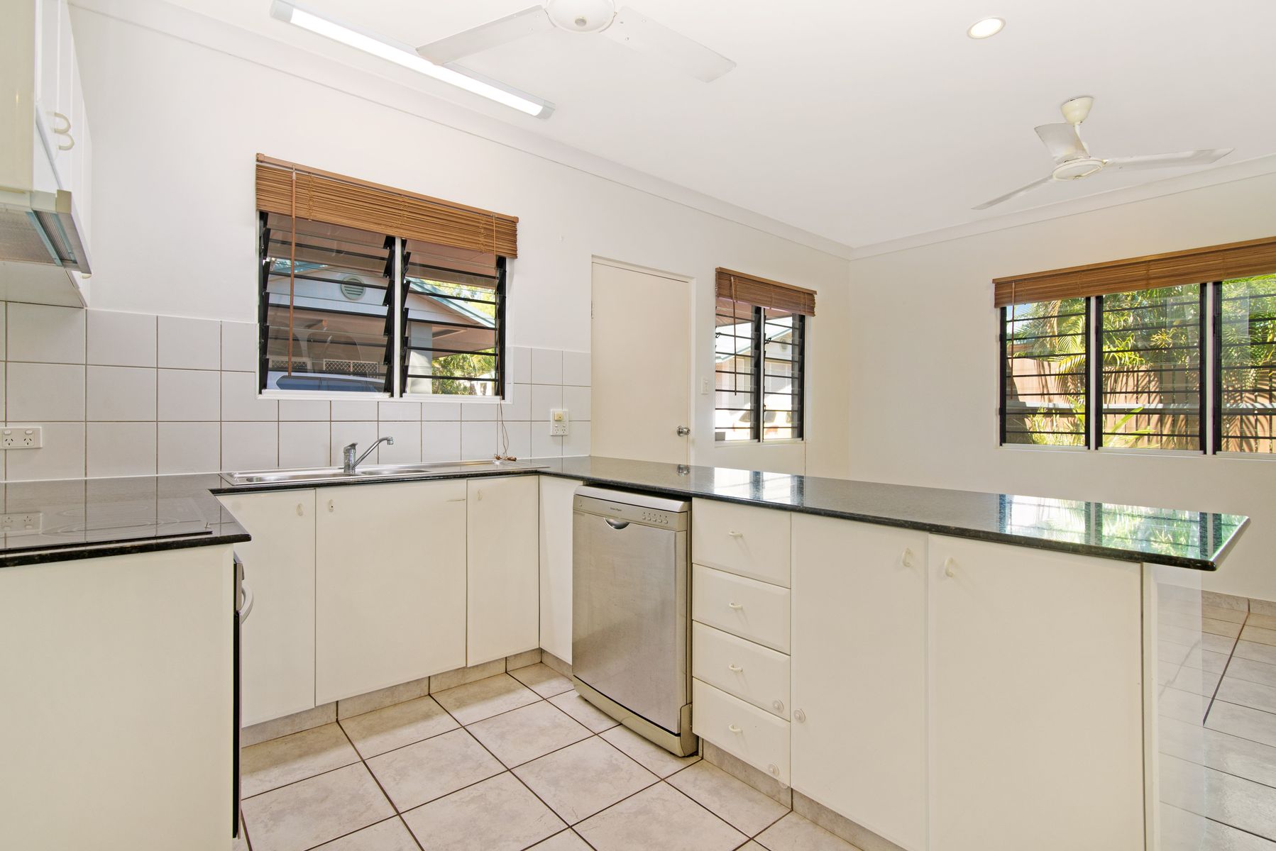 2/7 Sovereign Circuit, Coconut Grove NT 0810, Coconut Grove - Thumbnail 5