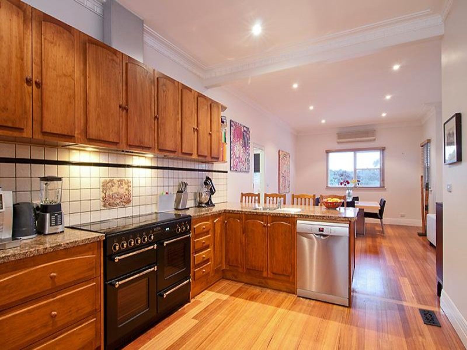 22 Myrnong Crescent, Ascot Vale - Thumbnail 4
