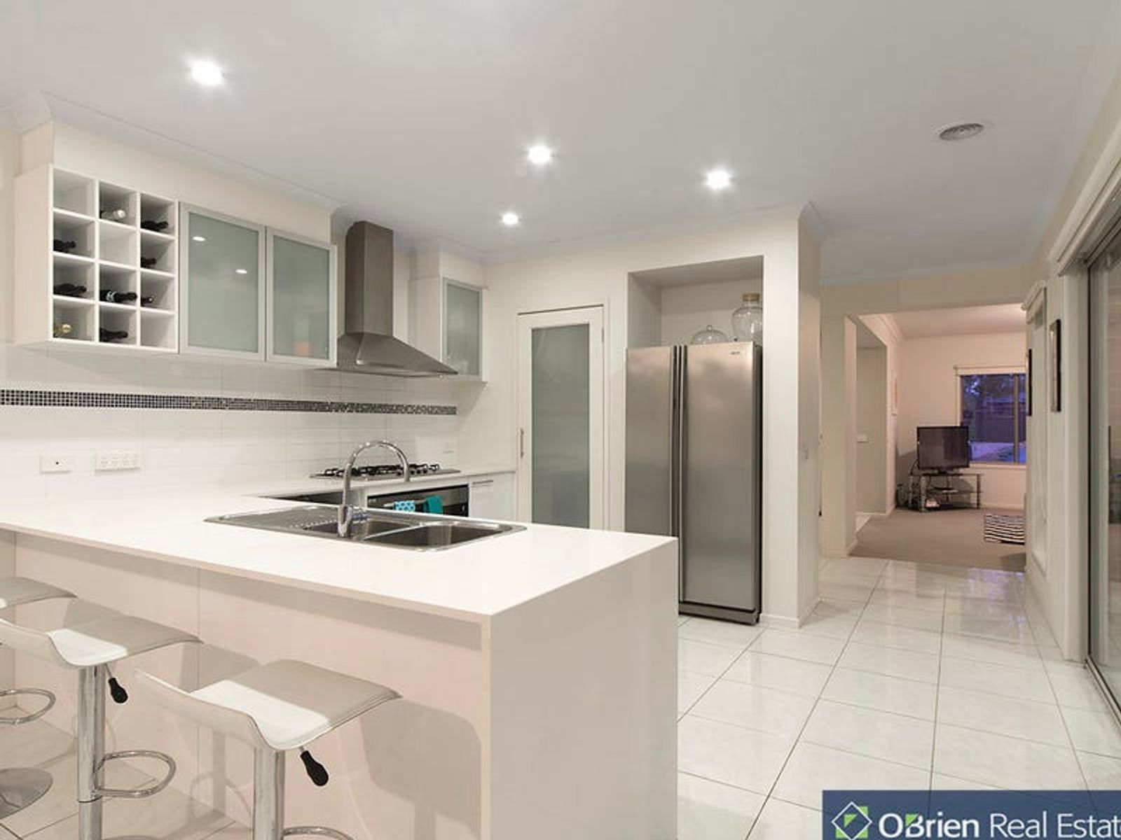 42 Sabel Drive, Cranbourne North, VIC 3977, Cranbourne North - Thumbnail 2