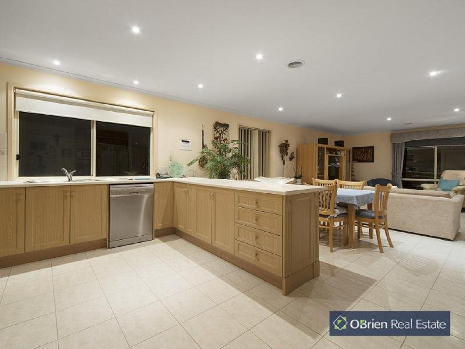 125 Montbrae Circuit, Narre Warren, VIC 3805, Narre Warren - Thumbnail 6