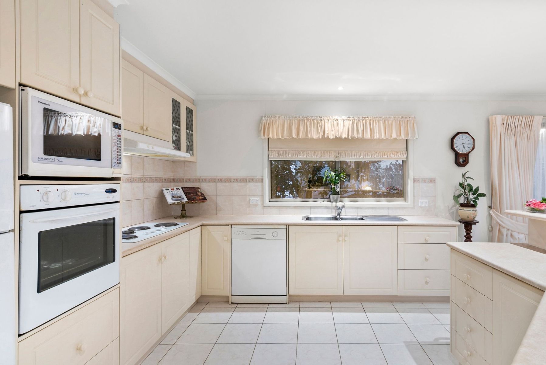 76 Seventh Avenue, Rosebud, VIC 3939, Rosebud - Thumbnail 5