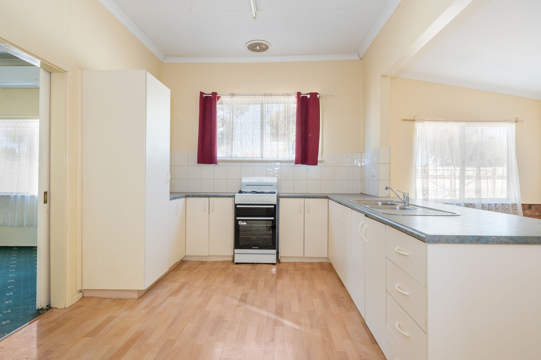 215 Wittenoom Street, Victory Heights WA 6432, Victory Heights - Thumbnail 5