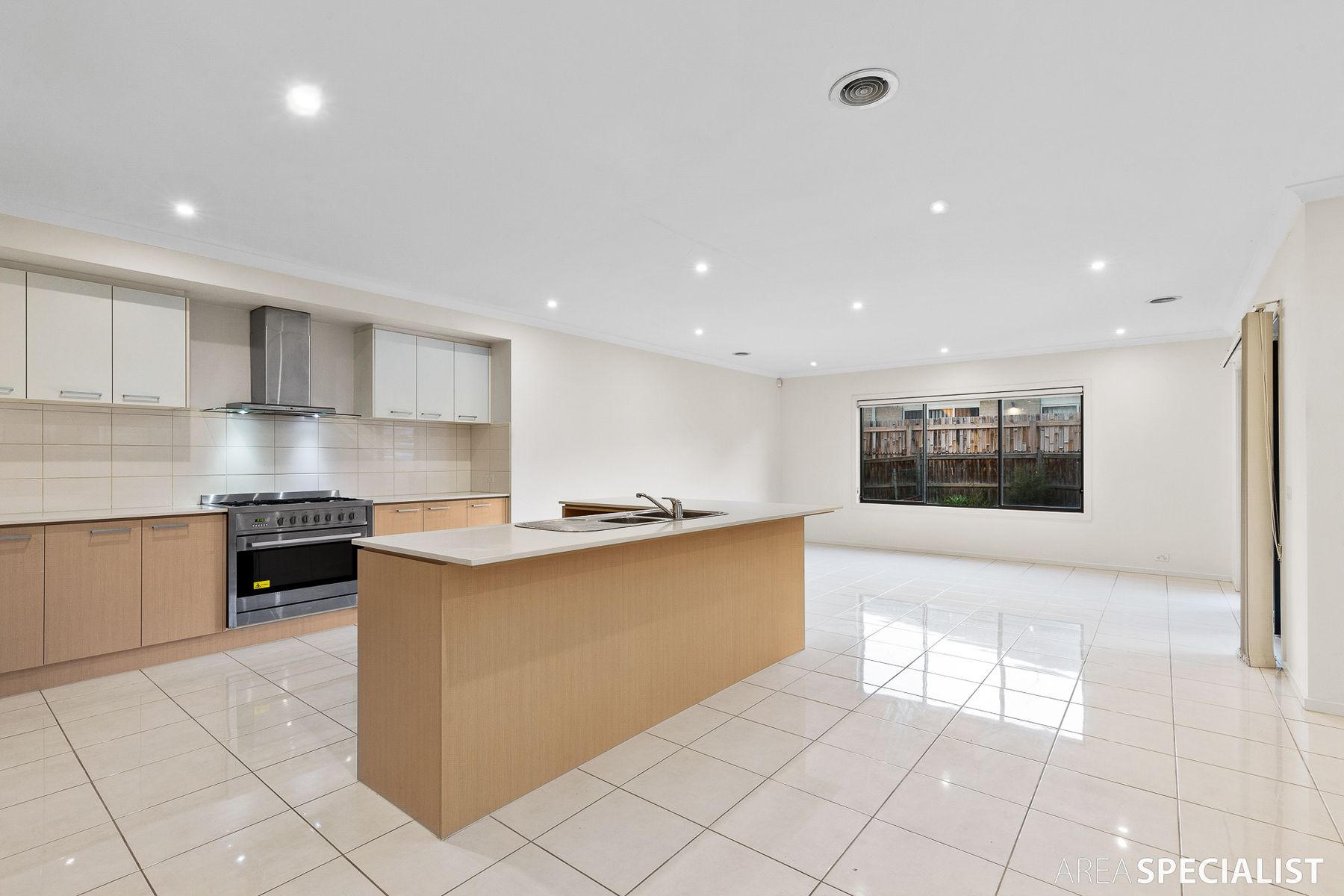 126 Bondi Parade, Point Cook, VIC 3030, Point Cook - Thumbnail 5