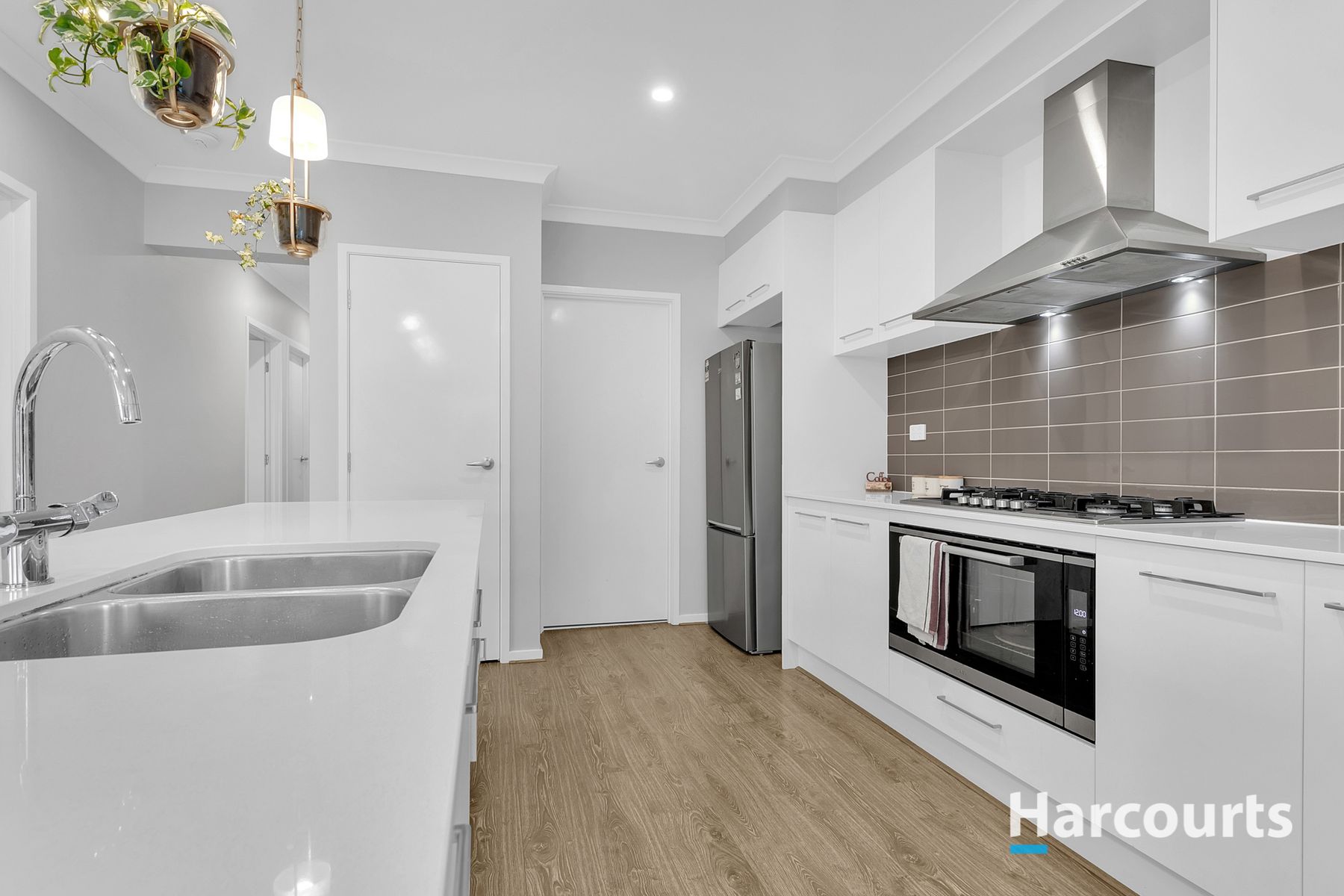 7 Hadlee Street, Rockbank, VIC 3335, Rockbank - Thumbnail 8