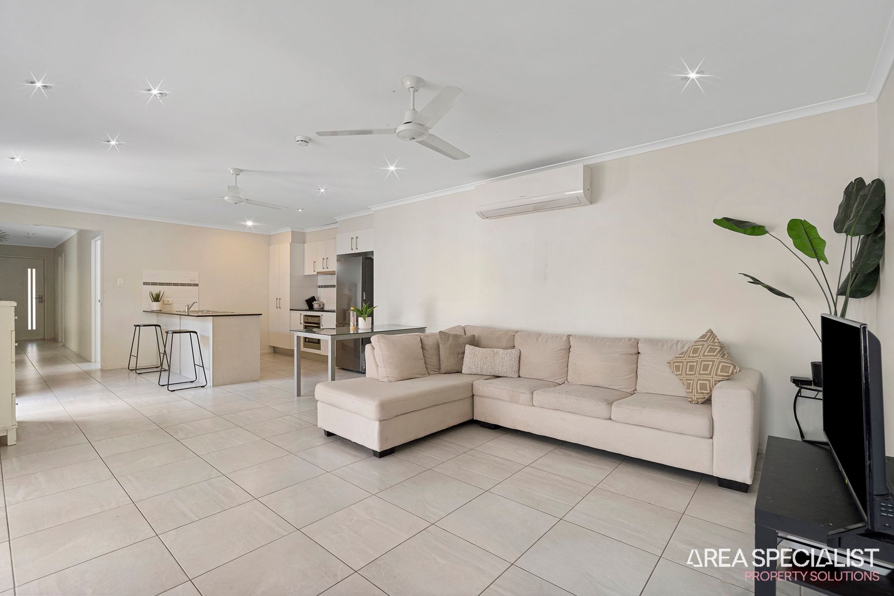 30 Lamington Drive, Redbank Plains, QLD 4301, Redbank Plains - Thumbnail 4