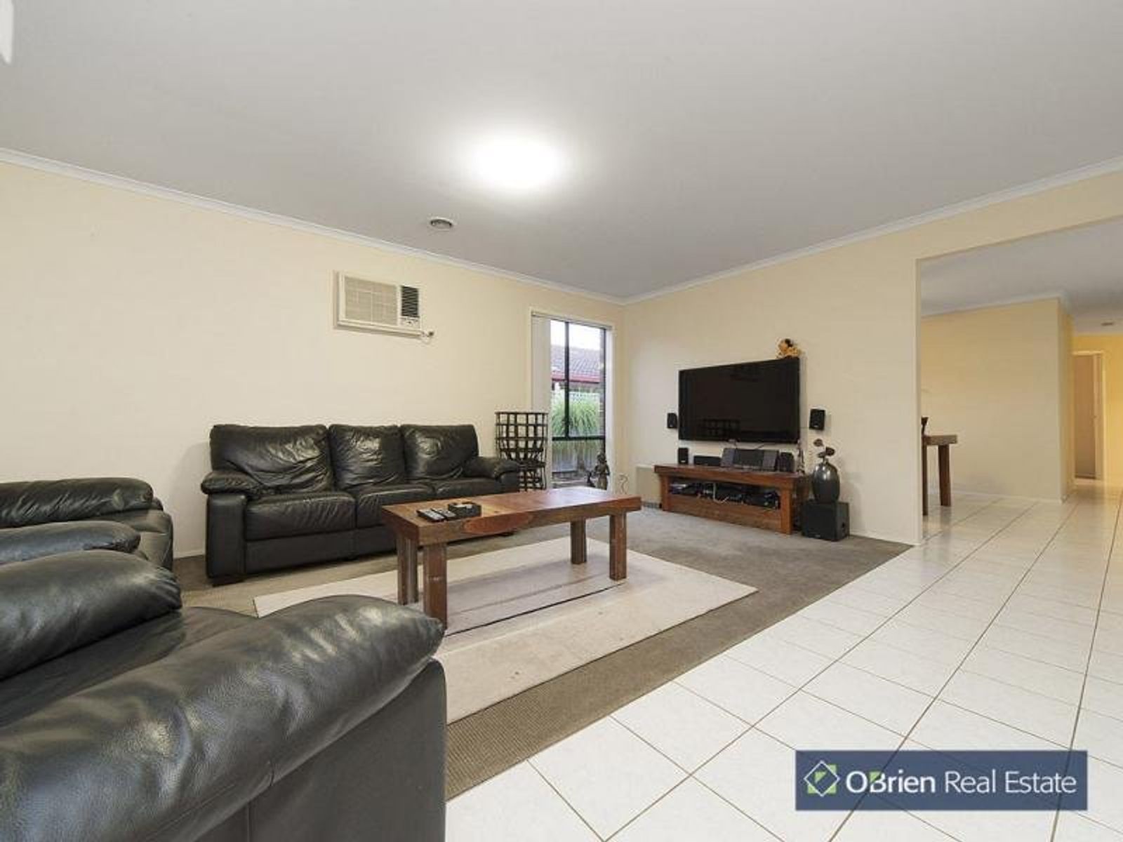 27 Sandalwood Drive, Narre Warren, VIC 3805, Narre Warren - Thumbnail 3