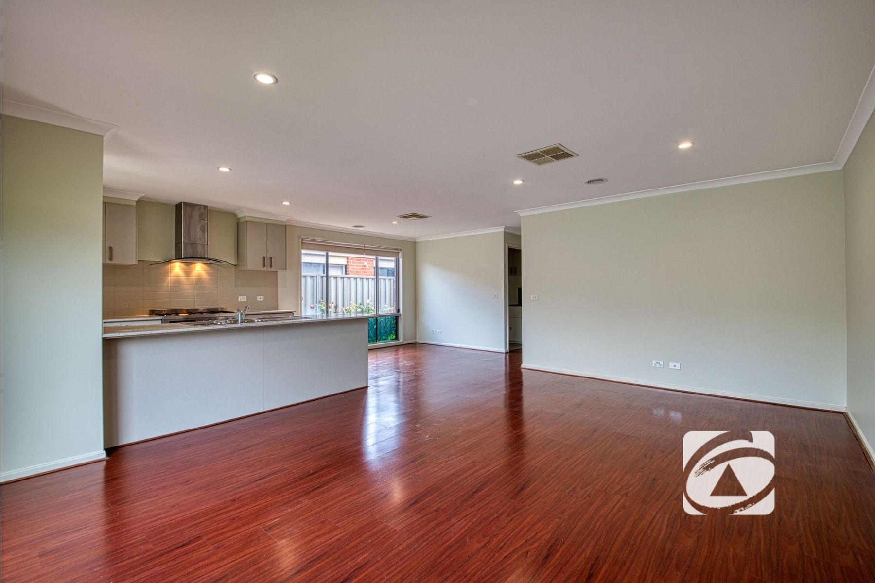 310 Casey Fields Boulevard, Cranbourne East VIC 3977, Cranbourne East - Thumbnail 2