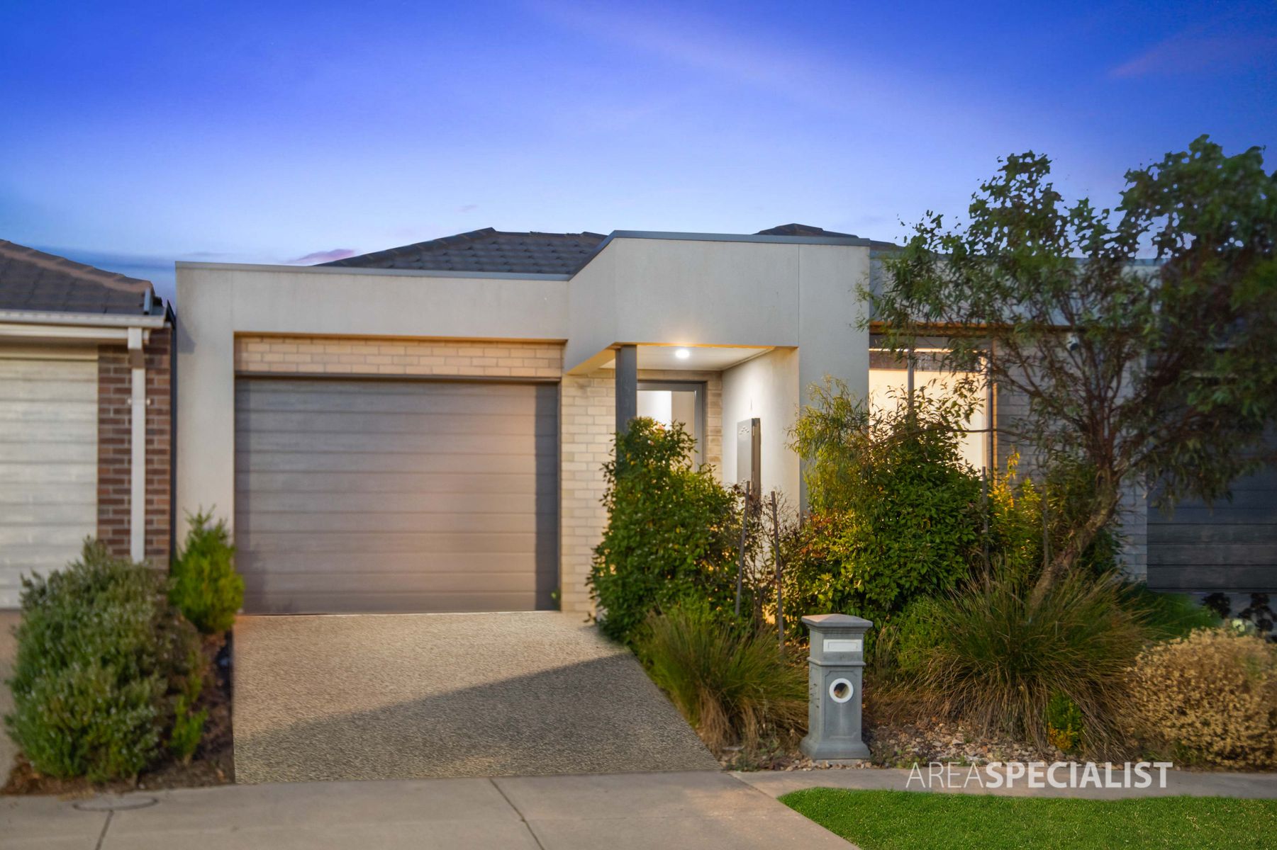 10 Hammersmith Road, Wyndham Vale, VIC 3024, Wyndham Vale - Thumbnail 2