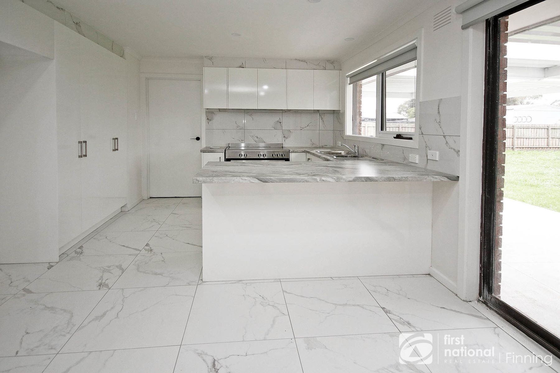 10 Mawson Court, Cranbourne North VIC 3977, Cranbourne North - Thumbnail 4