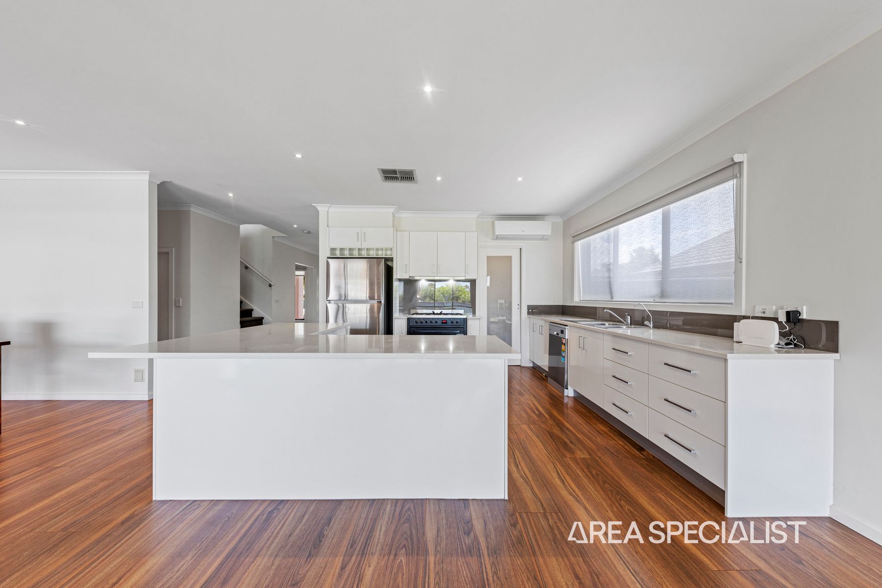 29 Winneke Way, Pakenham, VIC 3810, Pakenham - Thumbnail 4