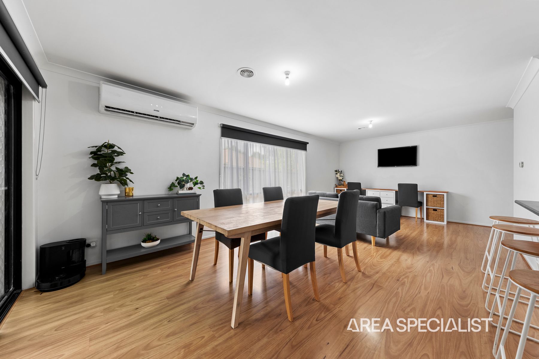 71 Corymbia Promenade, Pakenham, VIC 3810, Pakenham - Thumbnail 5