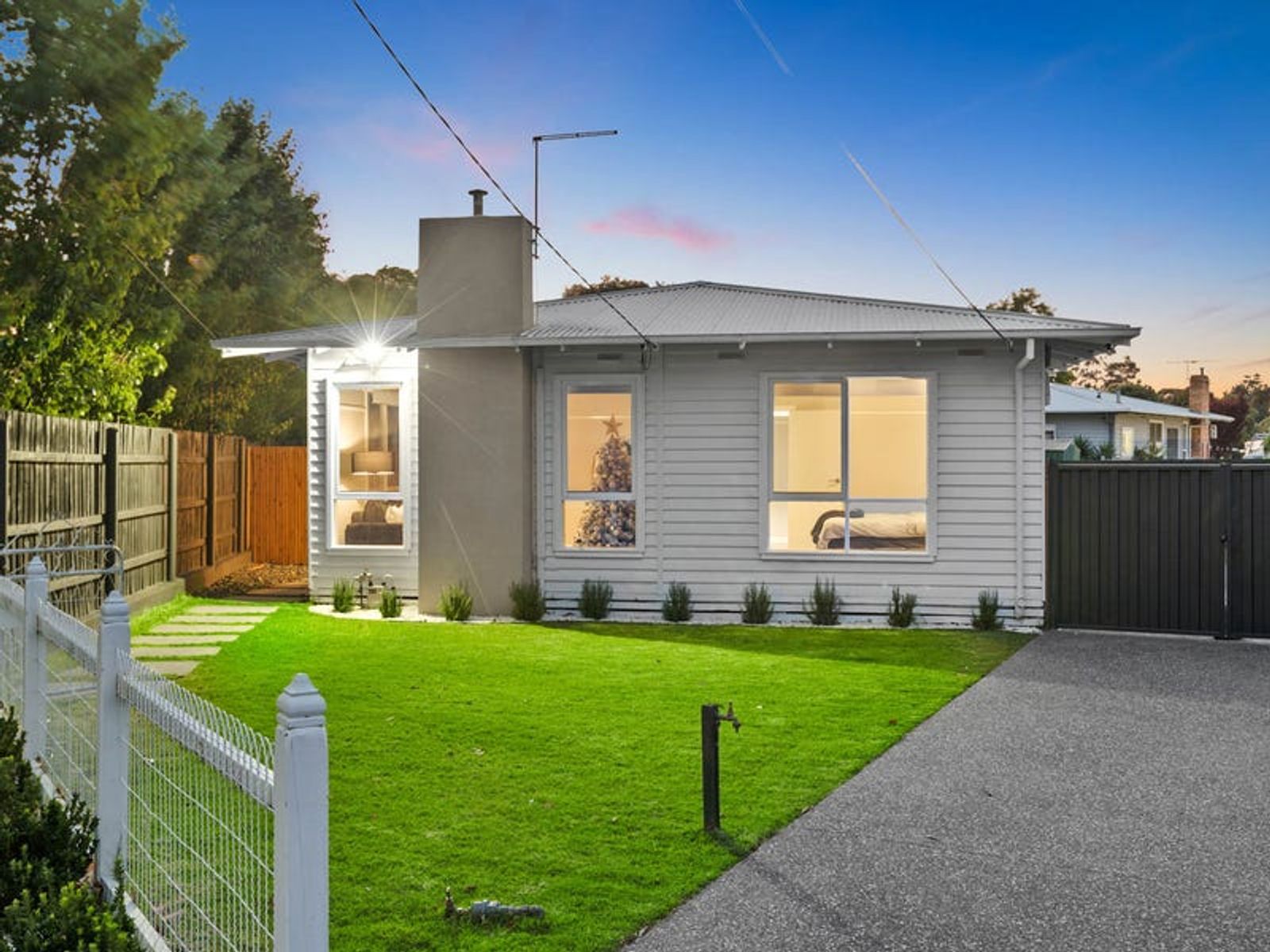 6 Glen Court, Frankston, VIC 3199, Frankston - Thumbnail 2