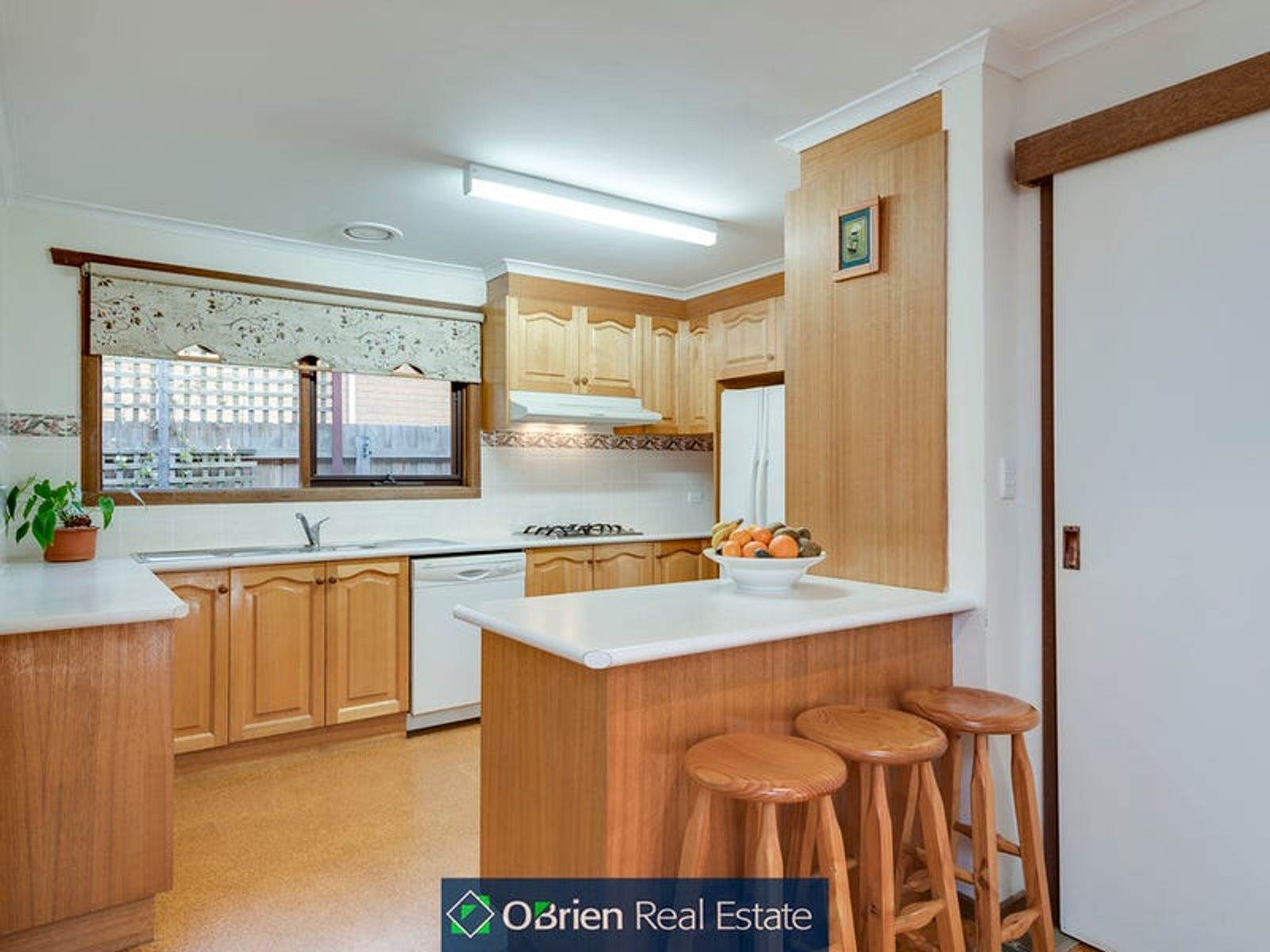 76 Gleneagles Drive, Endeavour Hills, VIC 3802, Endeavour Hills - Thumbnail 2