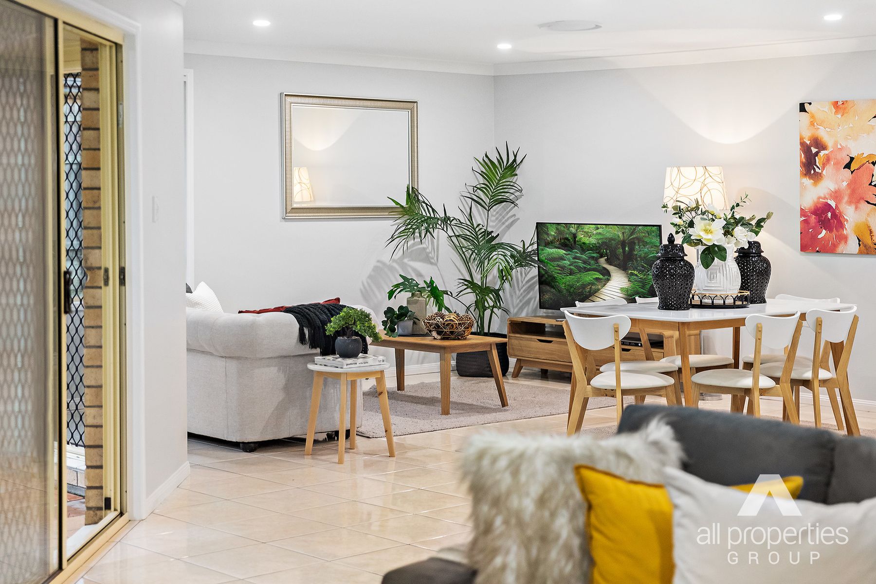 8 Rosefinch Street, Upper Coomera QLD 4209, Upper Coomera - Thumbnail 4