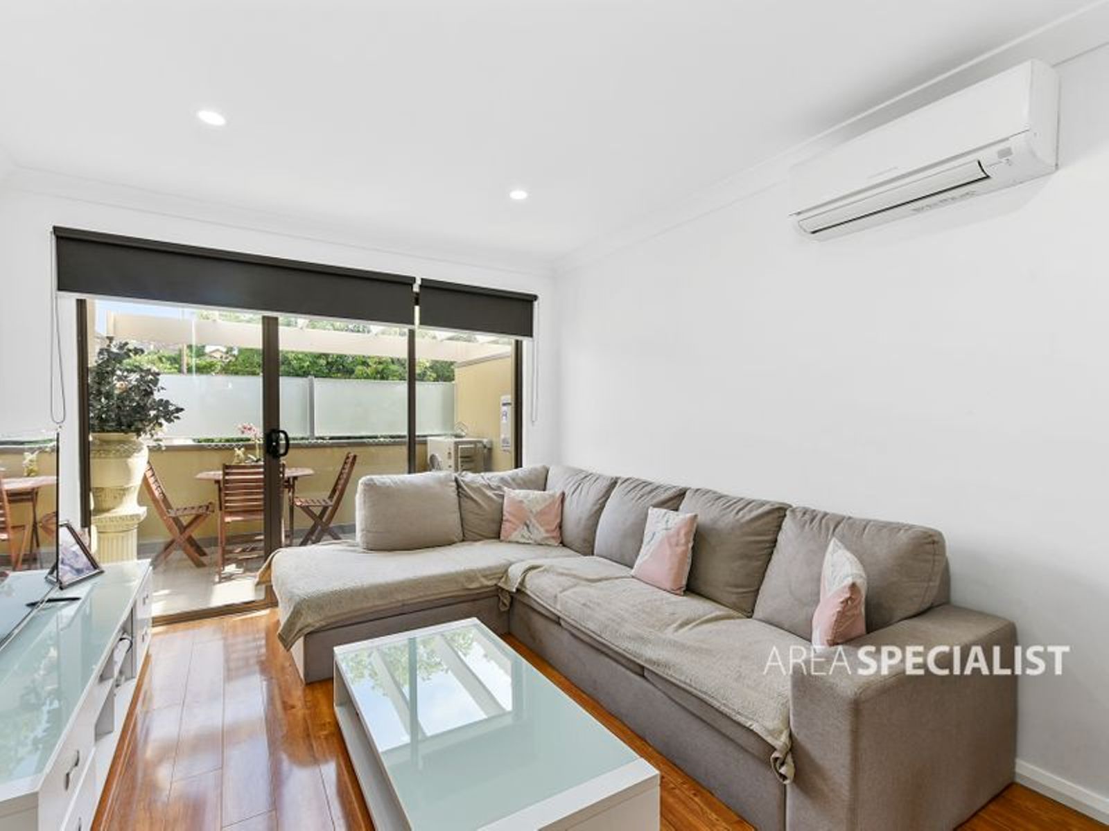 8/34, Doveton - Thumbnail 4