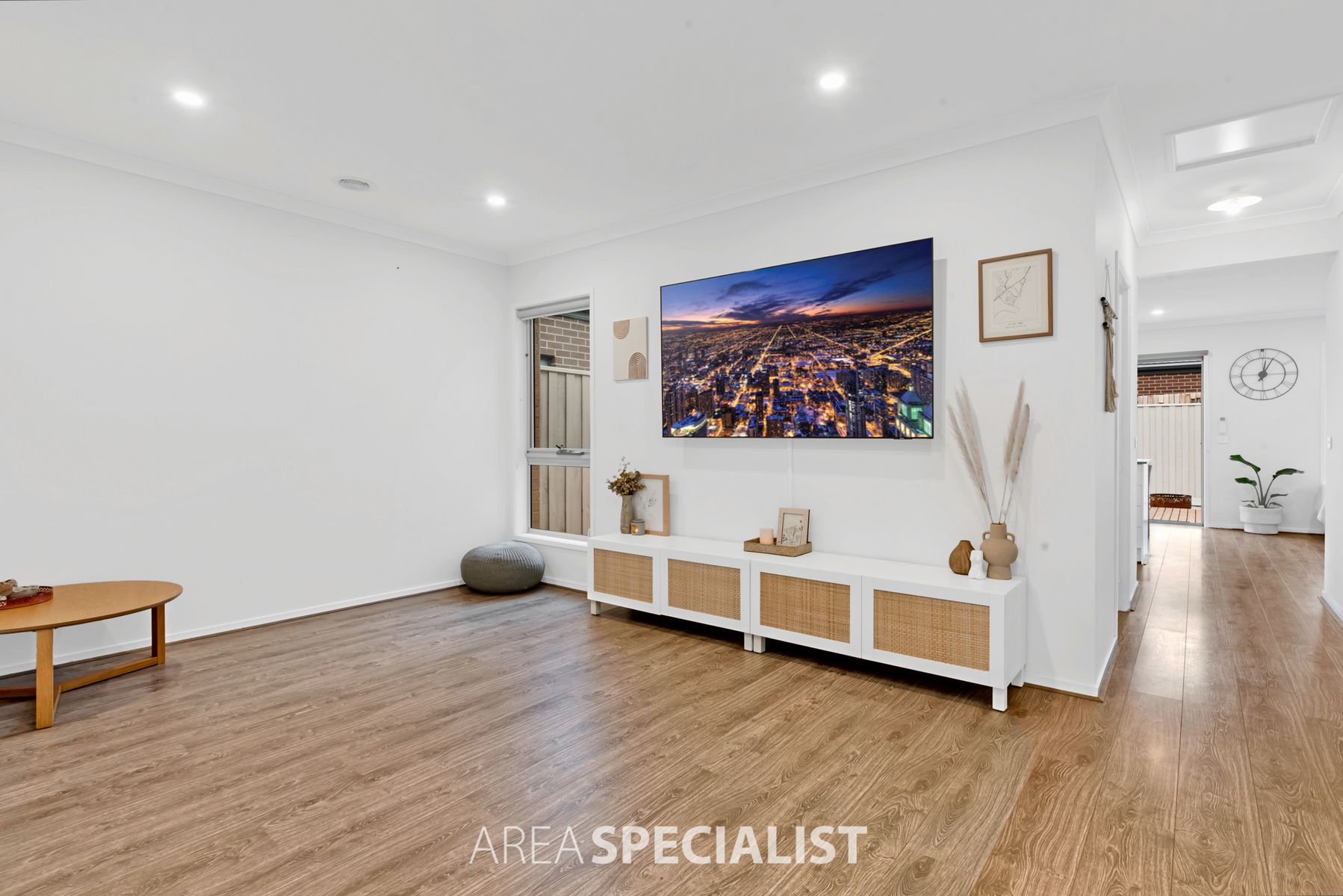 9 Whispering Way, Clyde North, VIC 3978, Clyde North - Thumbnail 3