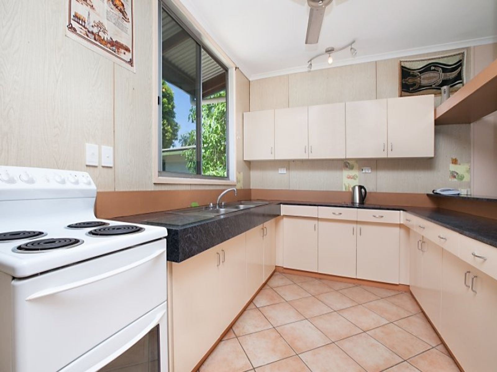 70 Rocklands Drive, Tiwi NT 0810, Tiwi - Thumbnail 5