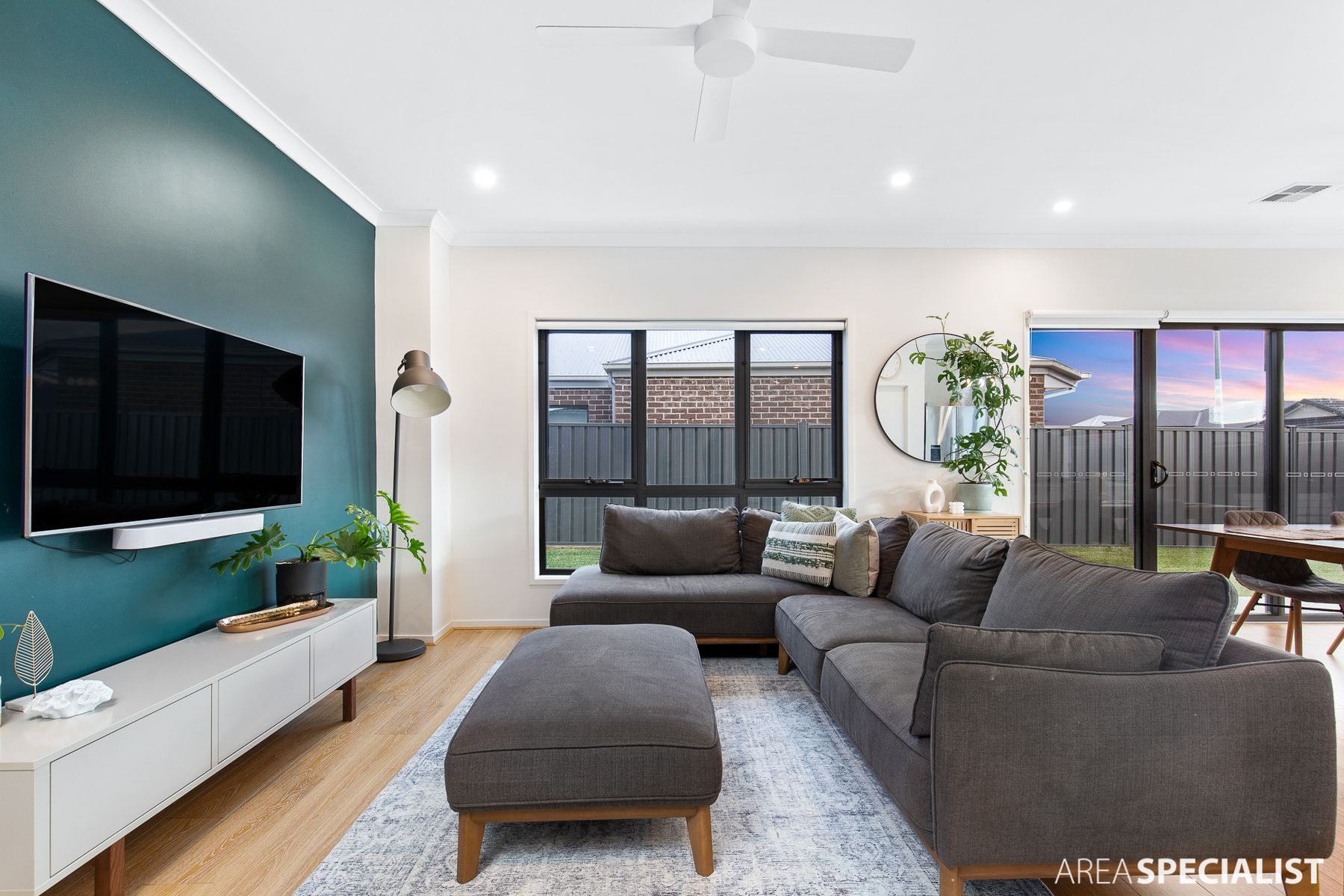 12 Colchester Drive, Werribee, VIC 3030, Werribee - Thumbnail 8