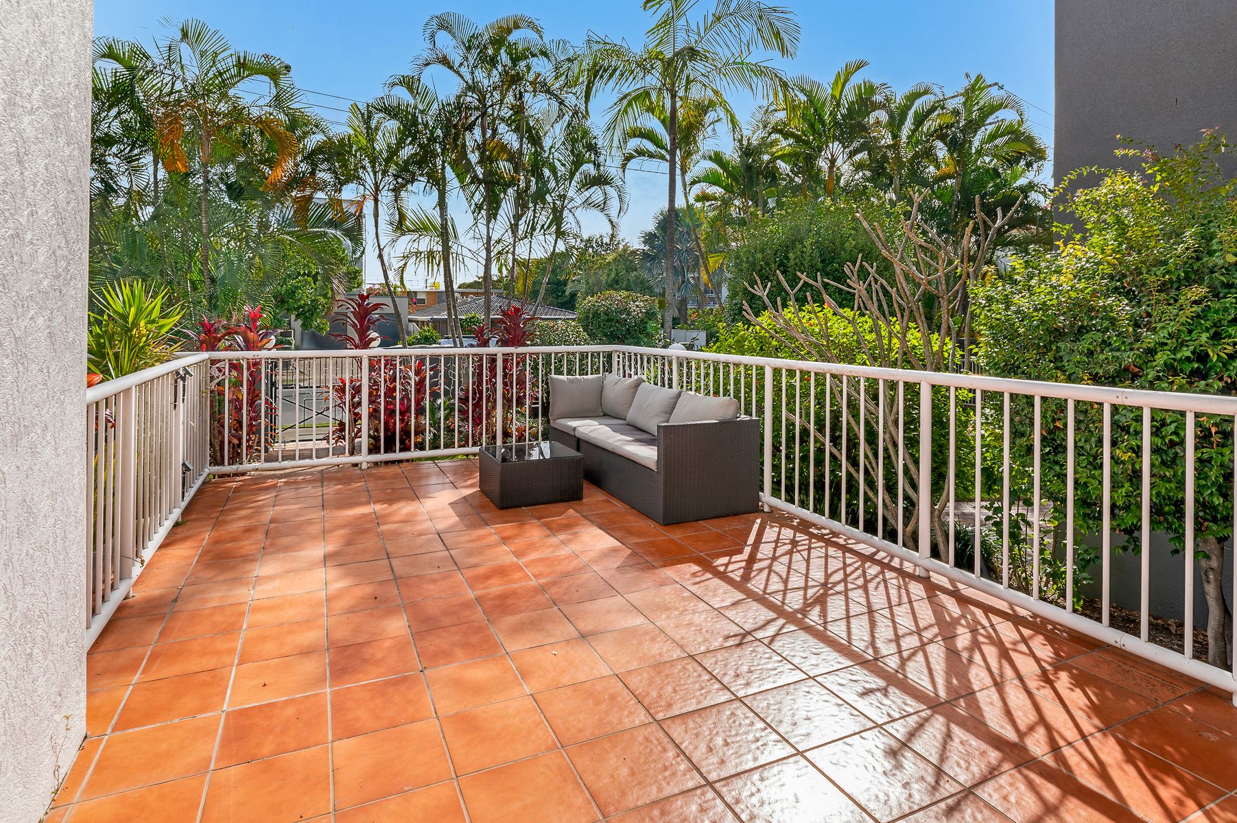 5/8-16 Dalpura Street, Chevron Island QLD 4217, Chevron Island - Thumbnail 3