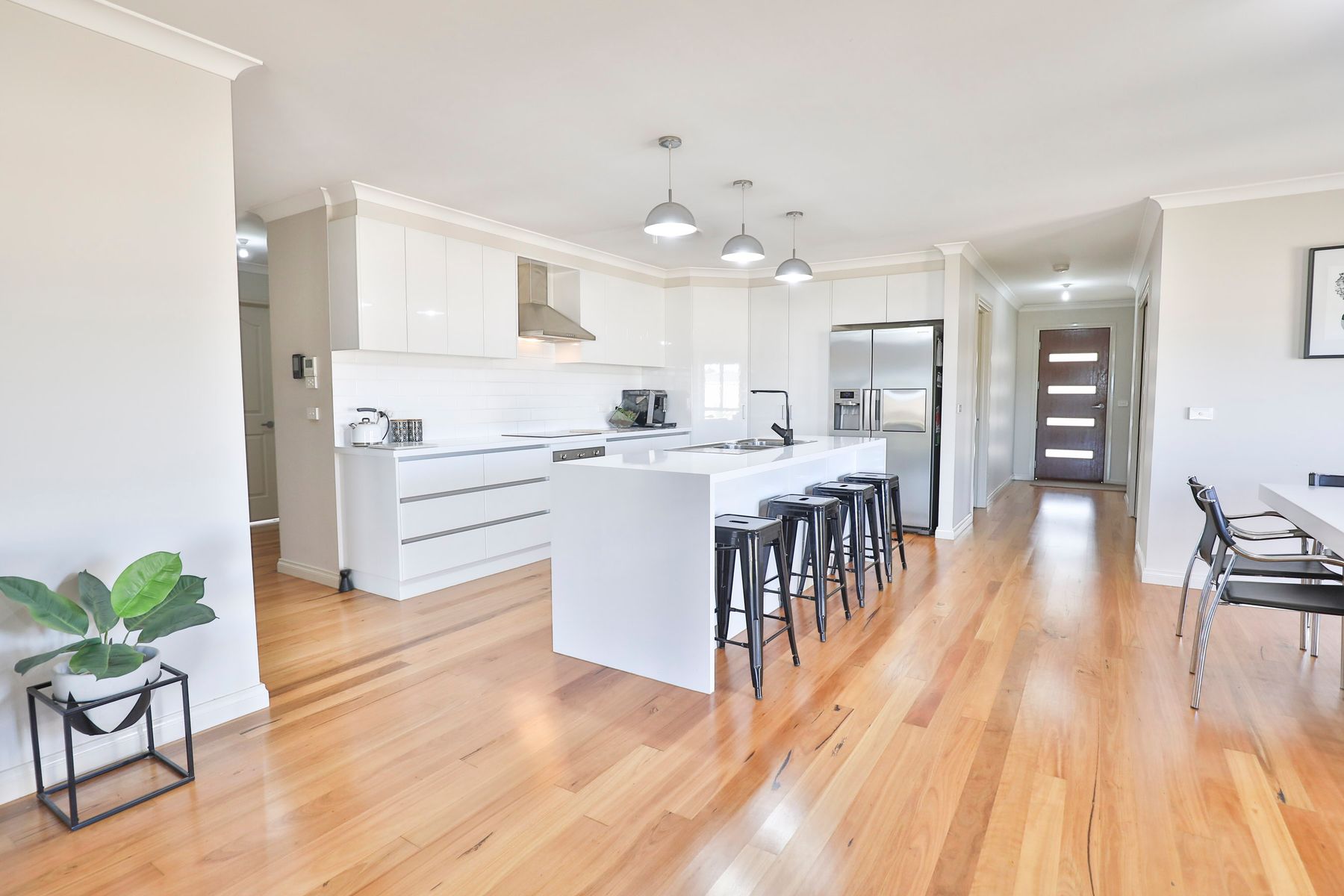 12 Garreffa Parade, Euston - Thumbnail 4
