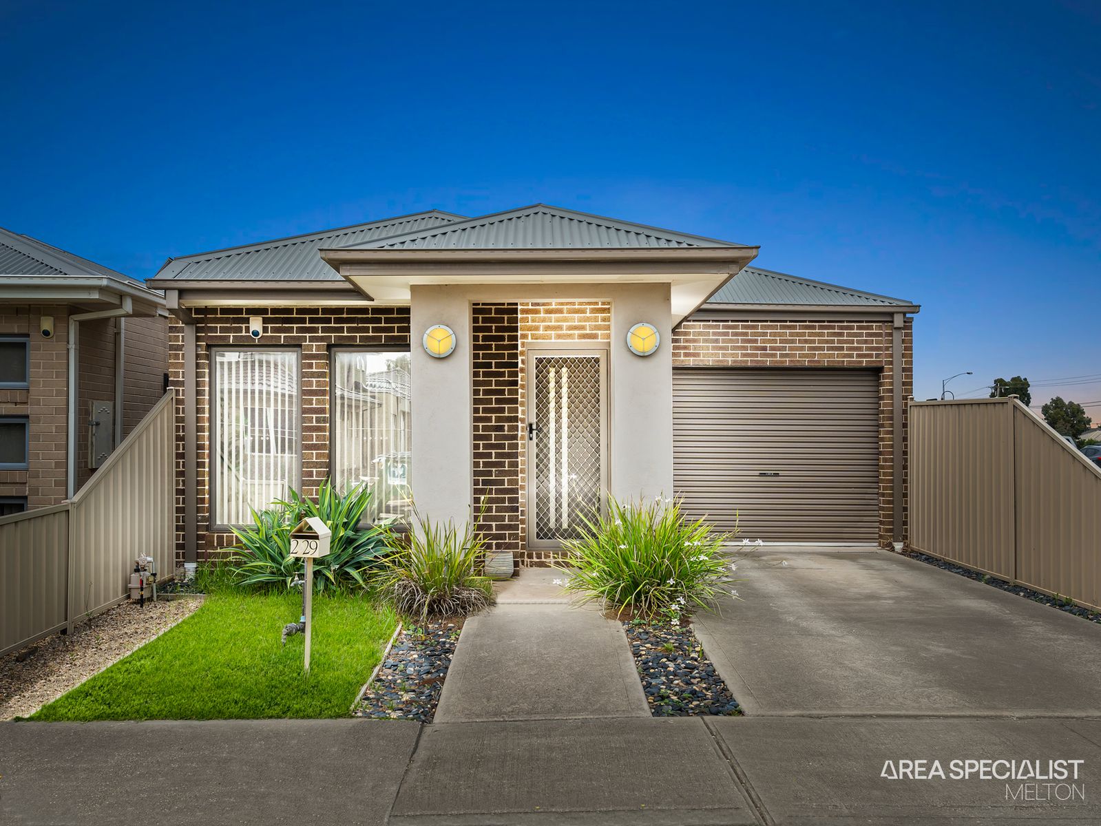 2/29 Lady Penrhyn Drive, Harkness, VIC 3337, Harkness - Thumbnail 2