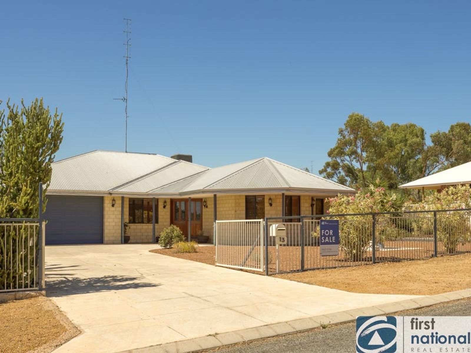 13 Plaudit Street, York WA 6302