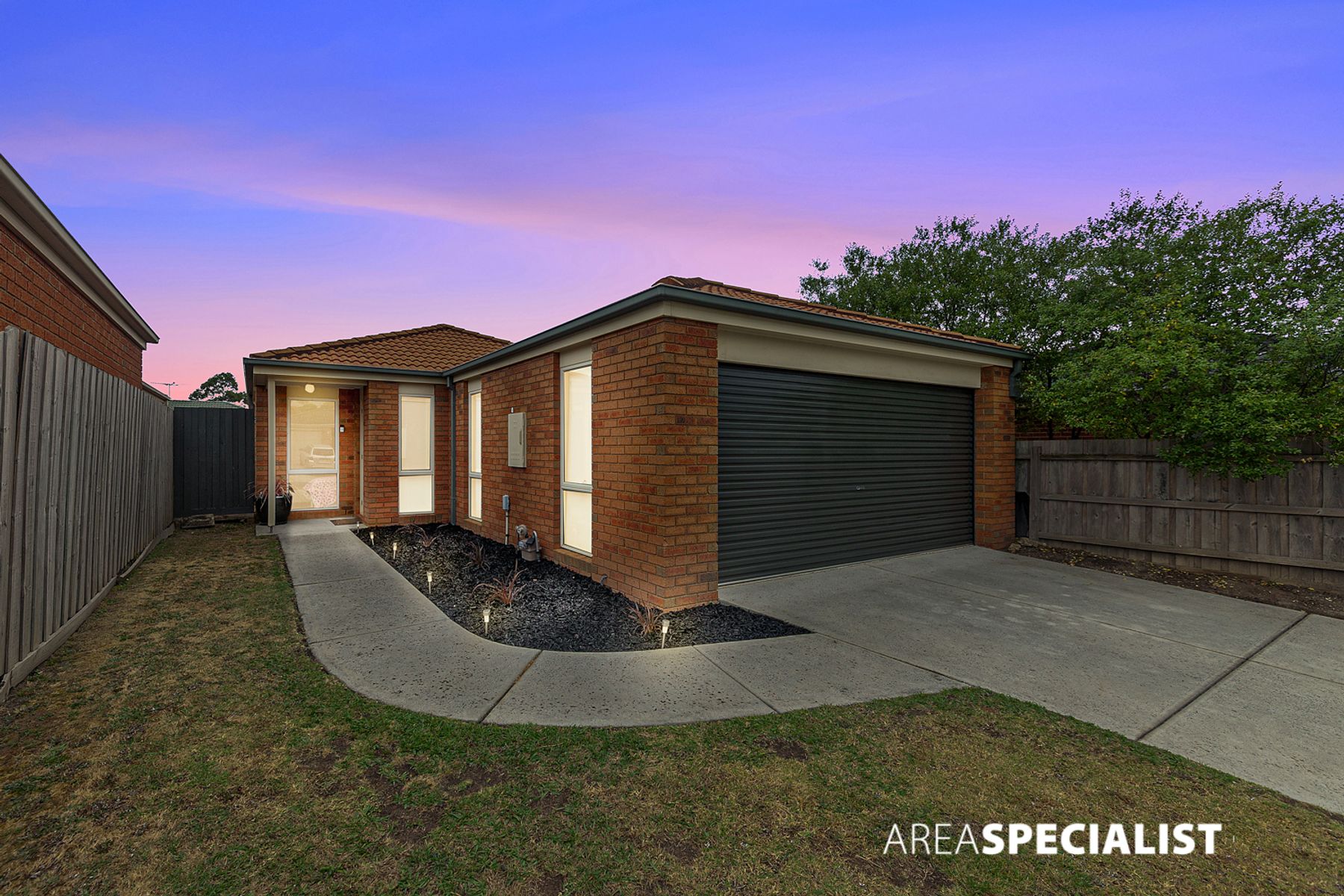 2 Sir Thomas Drive, Pakenham, VIC 3810, Pakenham - Thumbnail 2