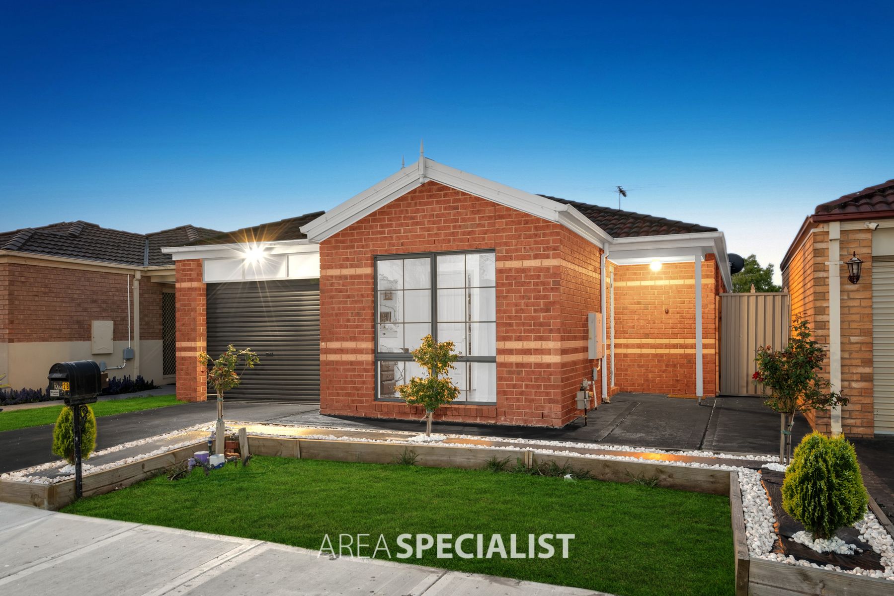28 Mossman Drive, Cranbourne East, VIC 3977, Cranbourne East - Thumbnail 2