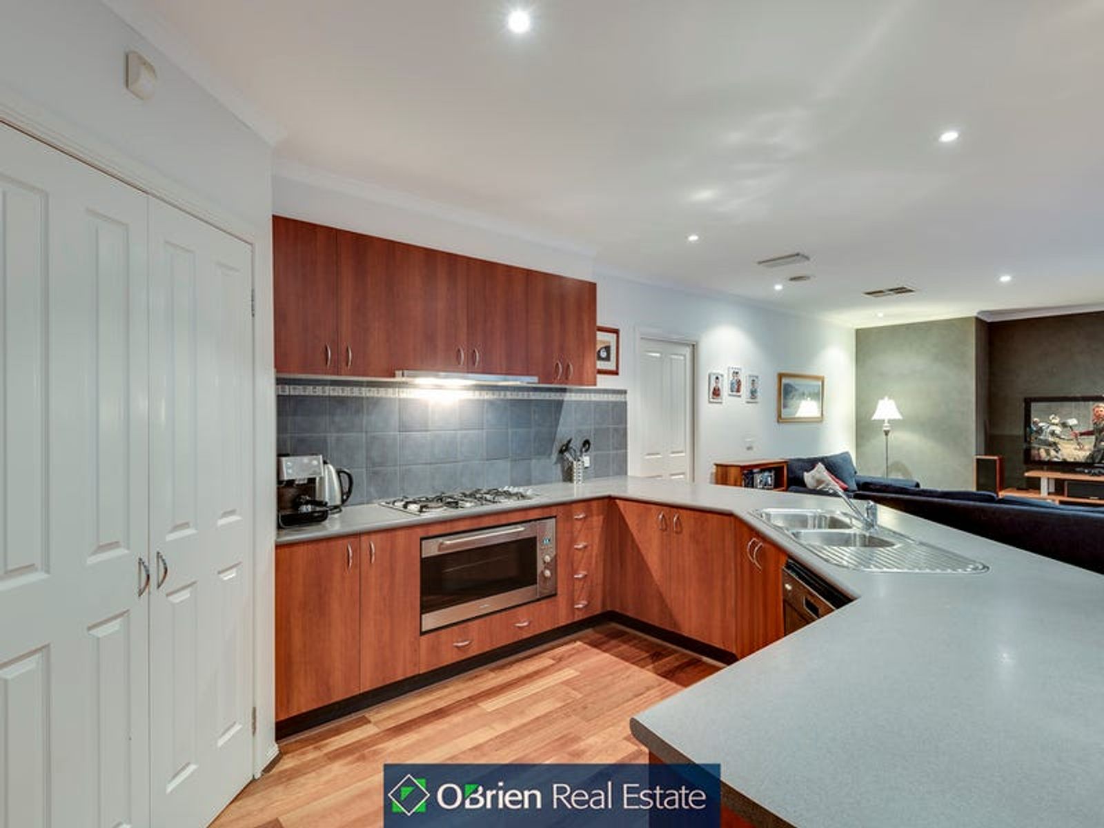 23 Riviera Drive, Berwick, VIC 3806, Berwick - Thumbnail 3
