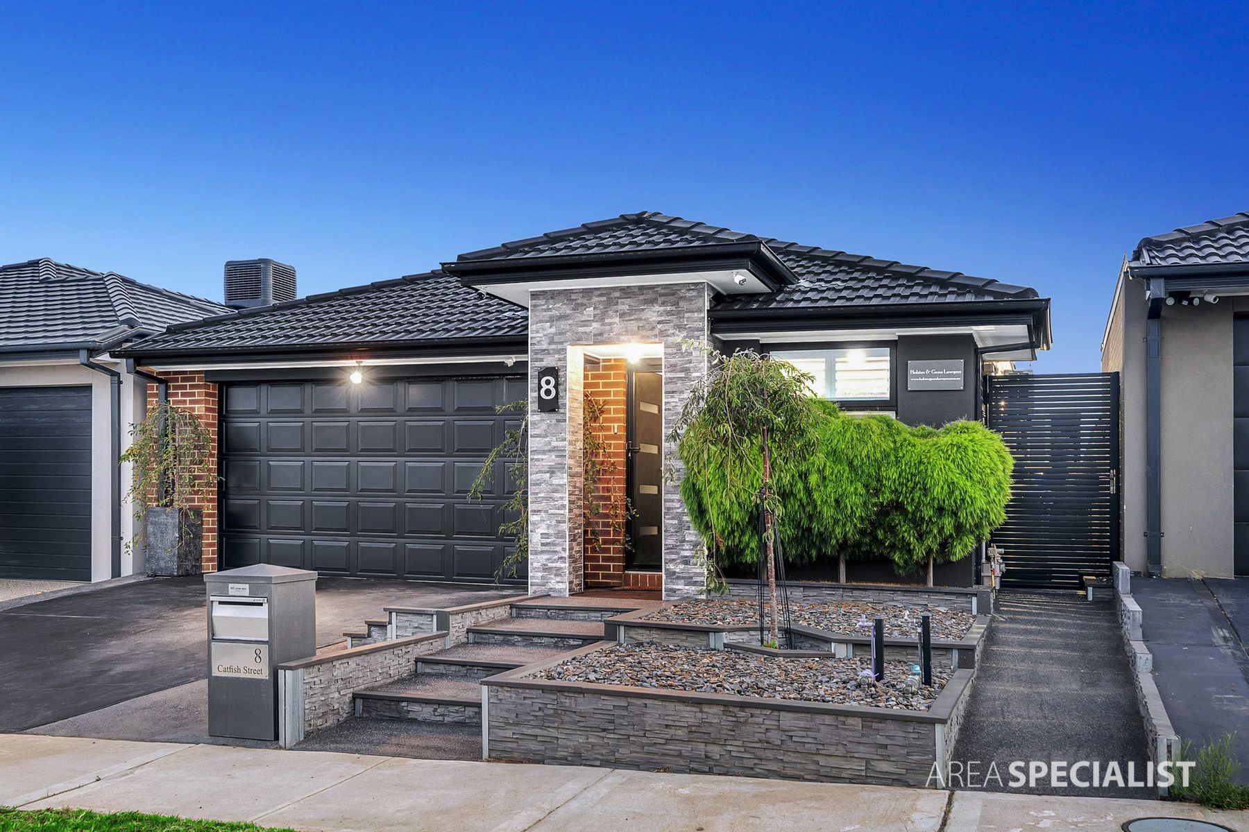 8 Catfish Street, Clyde North, VIC 3978, Clyde North - Thumbnail 2